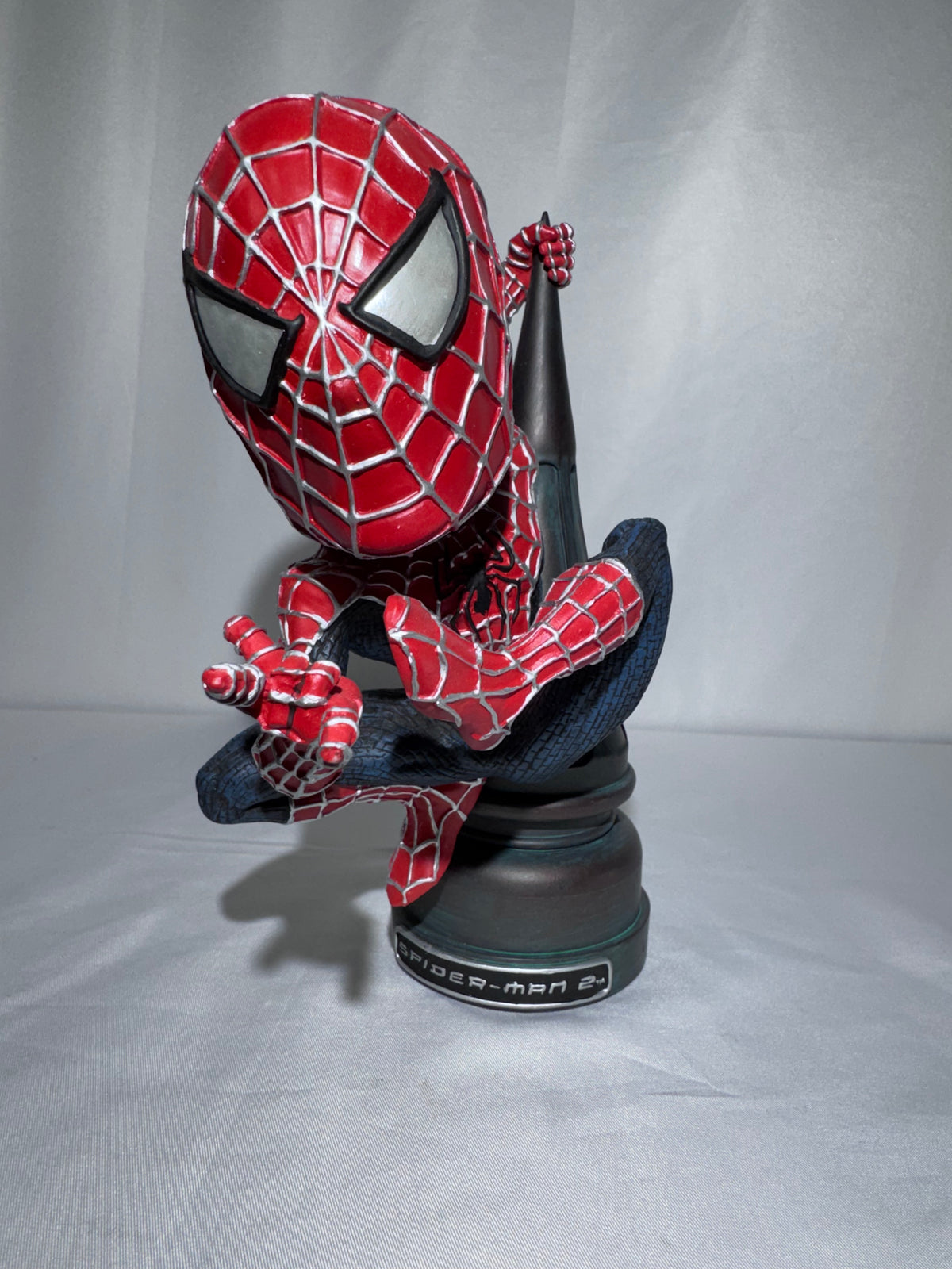 2004 NECA Extreme Head Knockers Spider-Man 2 Bobblehead – With Original Collector Box