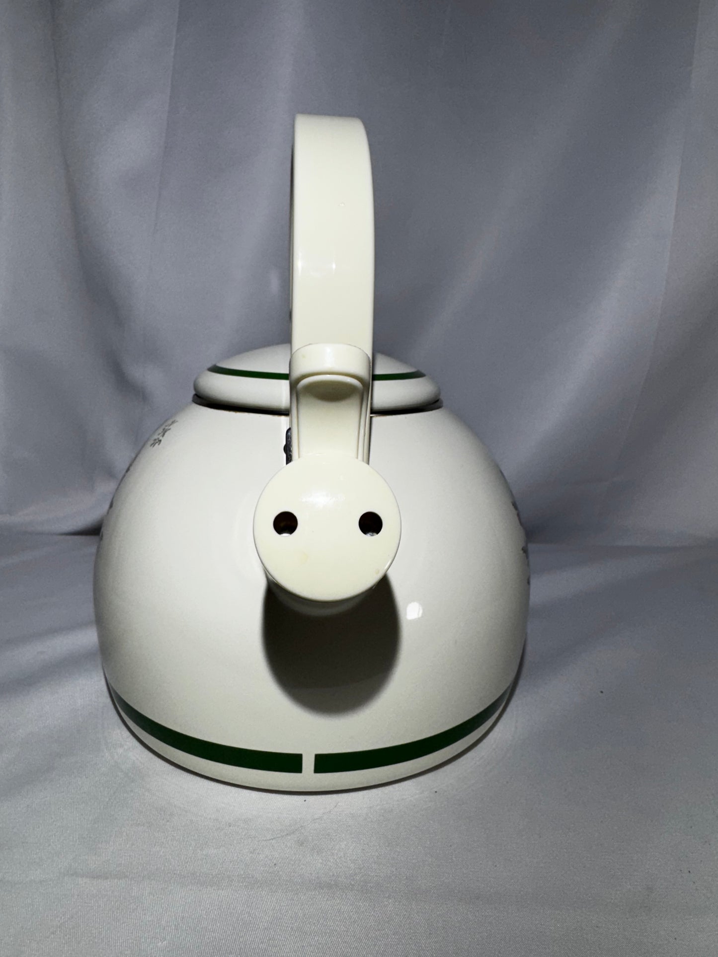 Spode Christmas Tree Enamel on Steel Whistling Tea Kettle 2.2 Qt w/ Original Box Holiday