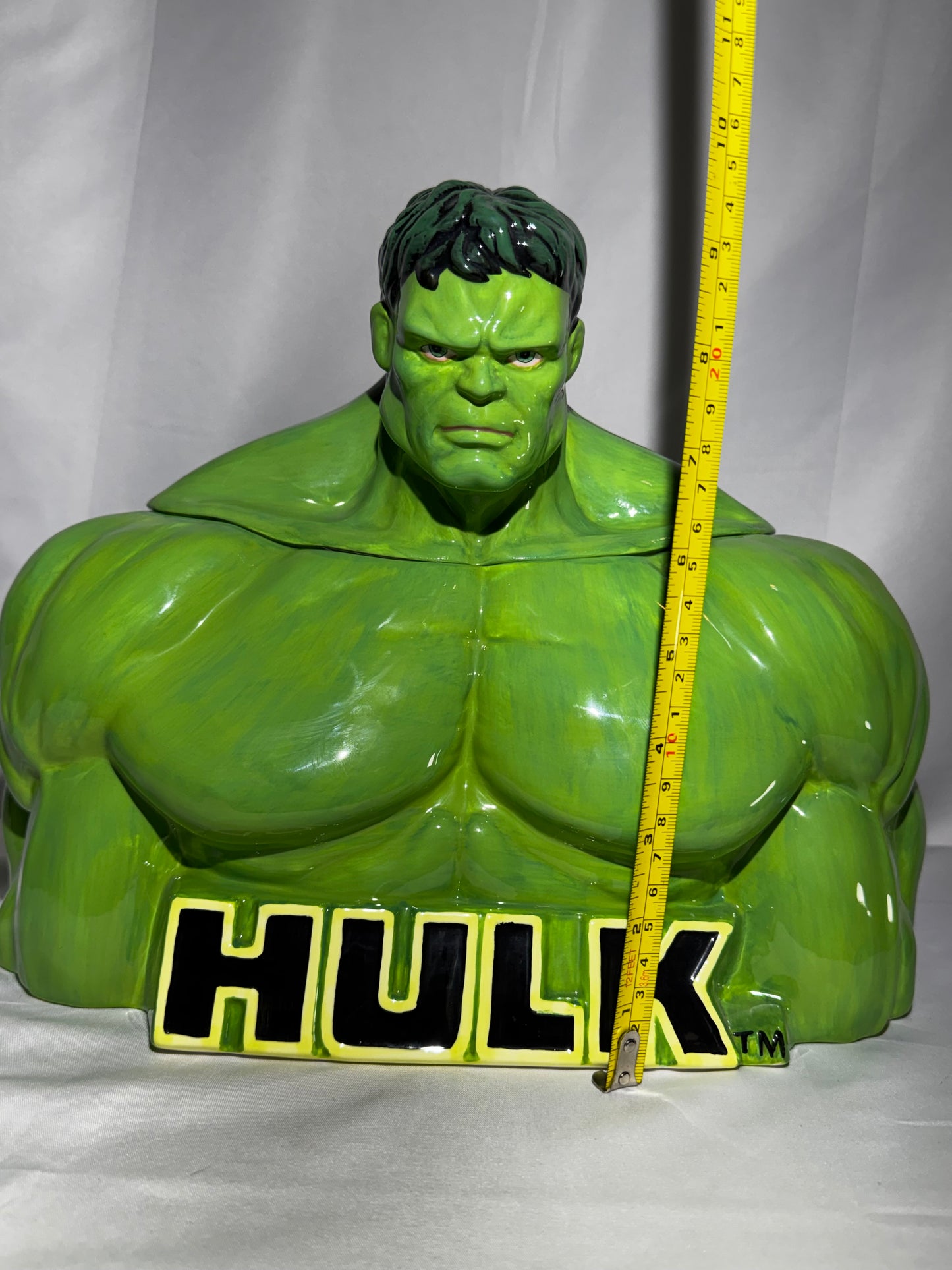 2003 NECA Marvel Hulk Ceramic Cookie Jar w/ Original Box Universal Studios 10”