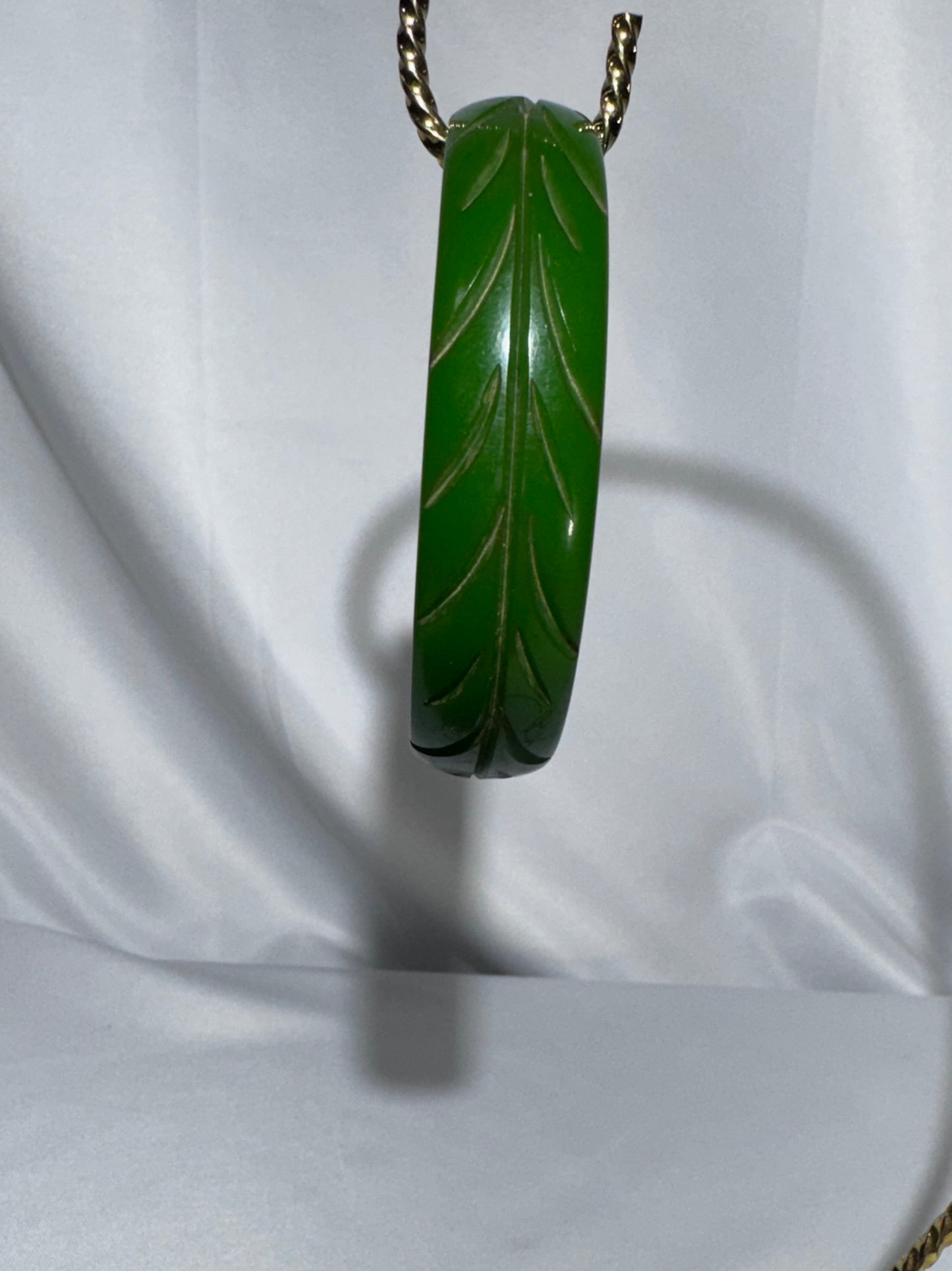 Vintage Carved Translucent Spinach Green Bakelite/Catalin Bengal – Rare Antique Jewelry