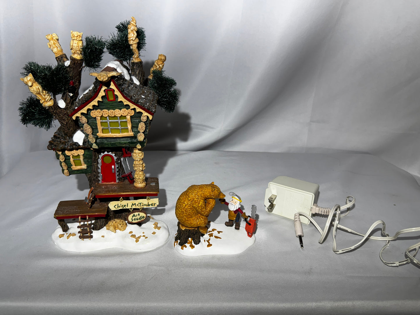Department 56 North Pole Woods “Chisel McTimber Art Studio”