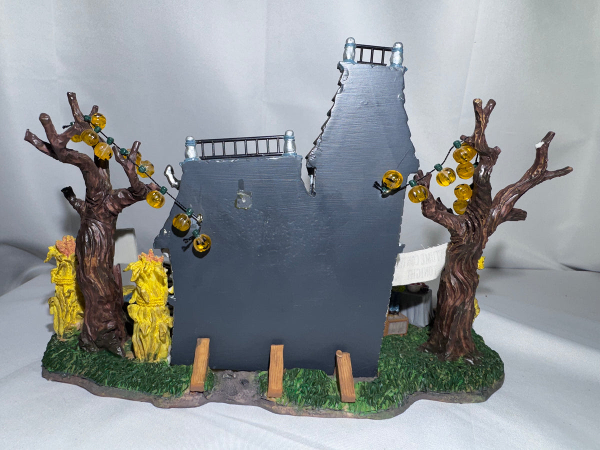 Lemax Spooky Town Halloween Festival #43422 — 2004 Retired Table Accent