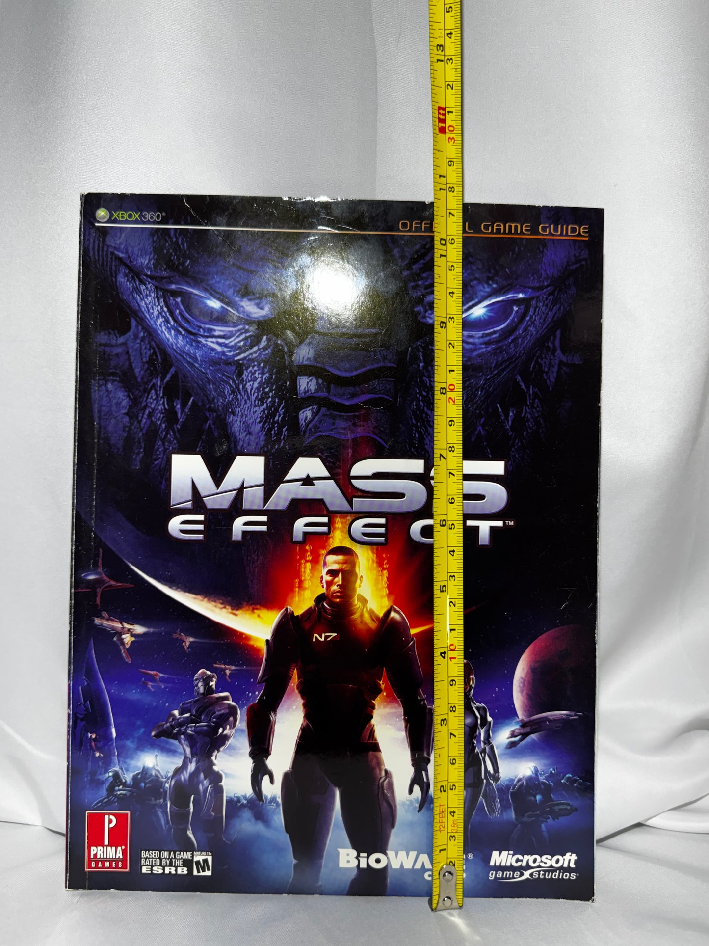 Mass Effect Prima Official Strategy Guide 2007 Xbox 360 w/ Fold-Out Poster