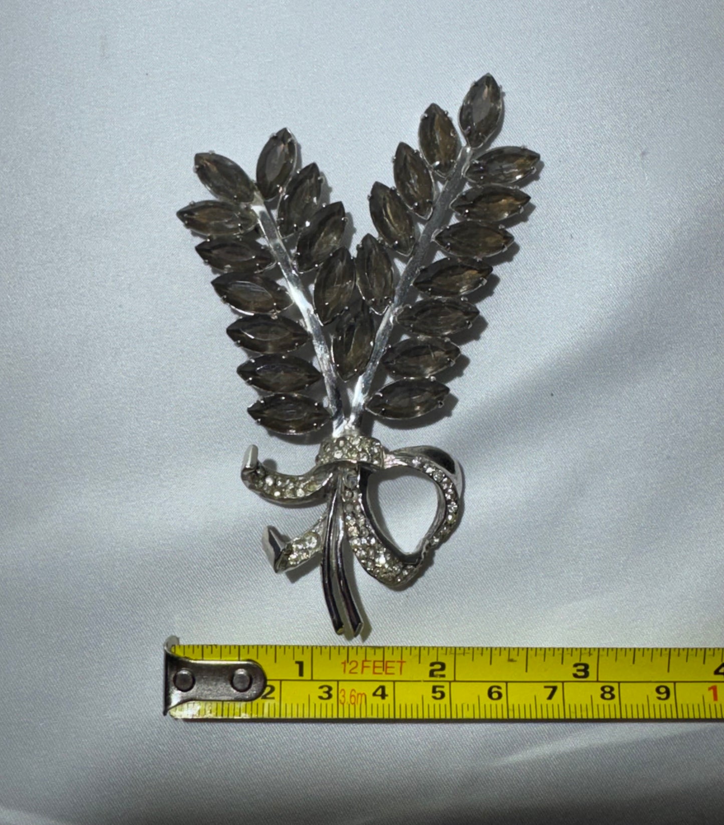 Vintage Silver-Tone Wheat Sheaf Leaf Spray Brooch – Smoky Grey Navette Crystals & Bow