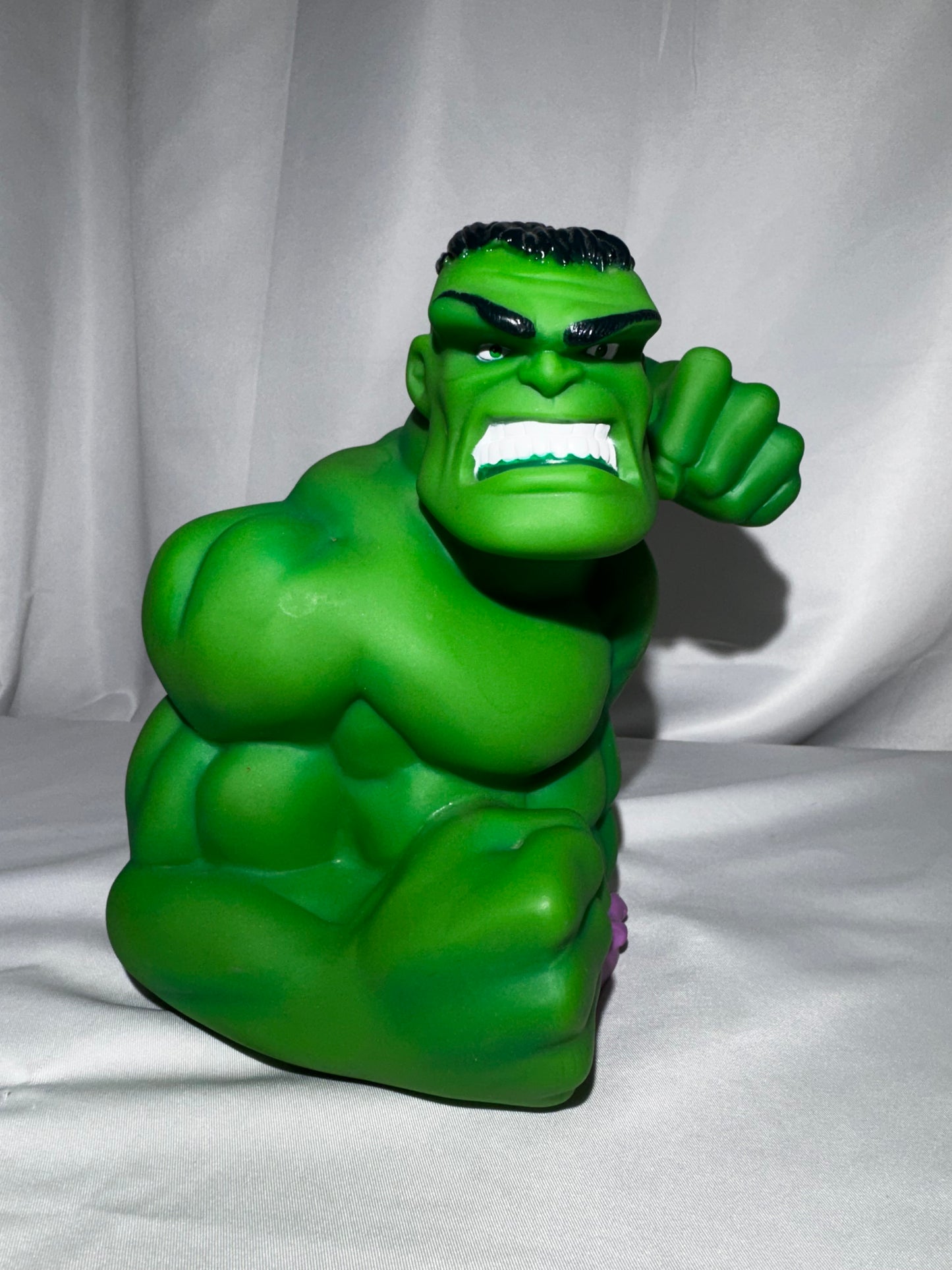 Vintage 1999 Marvel Incredible Hulk PVC Bust Piggy Bank 7.5” Plastic Comic Collectible