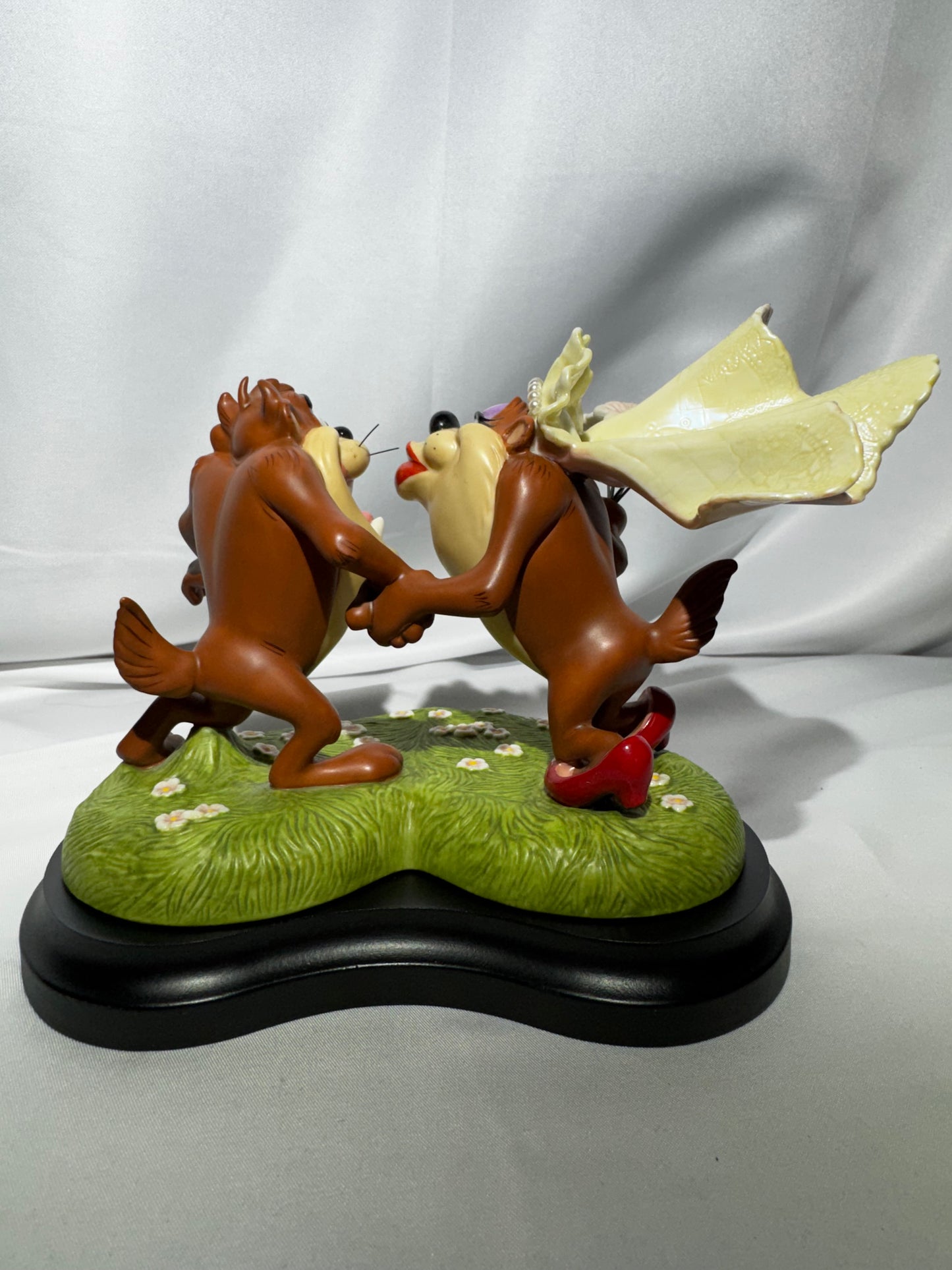 Goebel Looney Tunes Taz She-Devil “I Do!” Ltd Ed Figurine #1235/10000