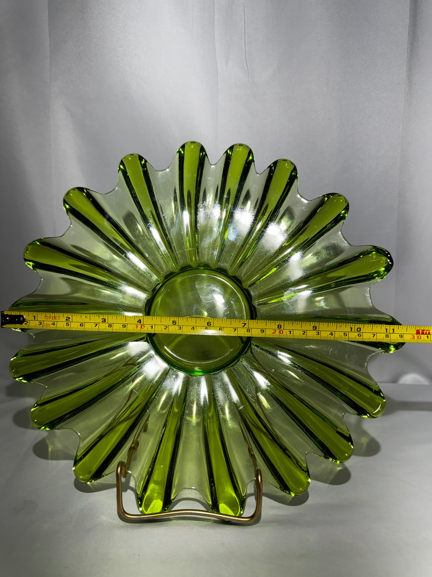 Vintage Federal Glass Celestial Limelight Green Starburst Serving Bowl