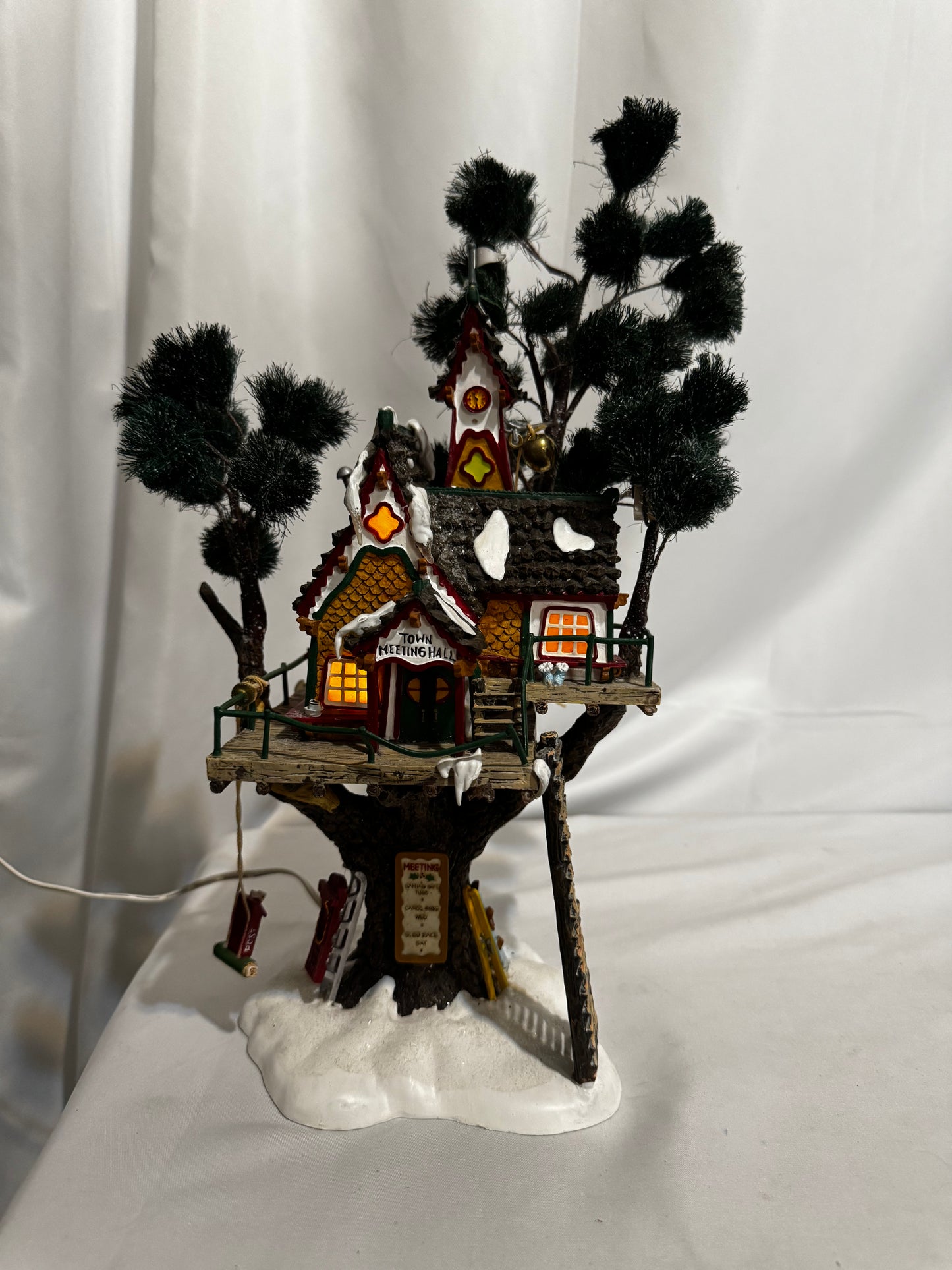 Department 56 North Pole Woods “Town Meeting Hall” Lighted Building – Item #56.56880