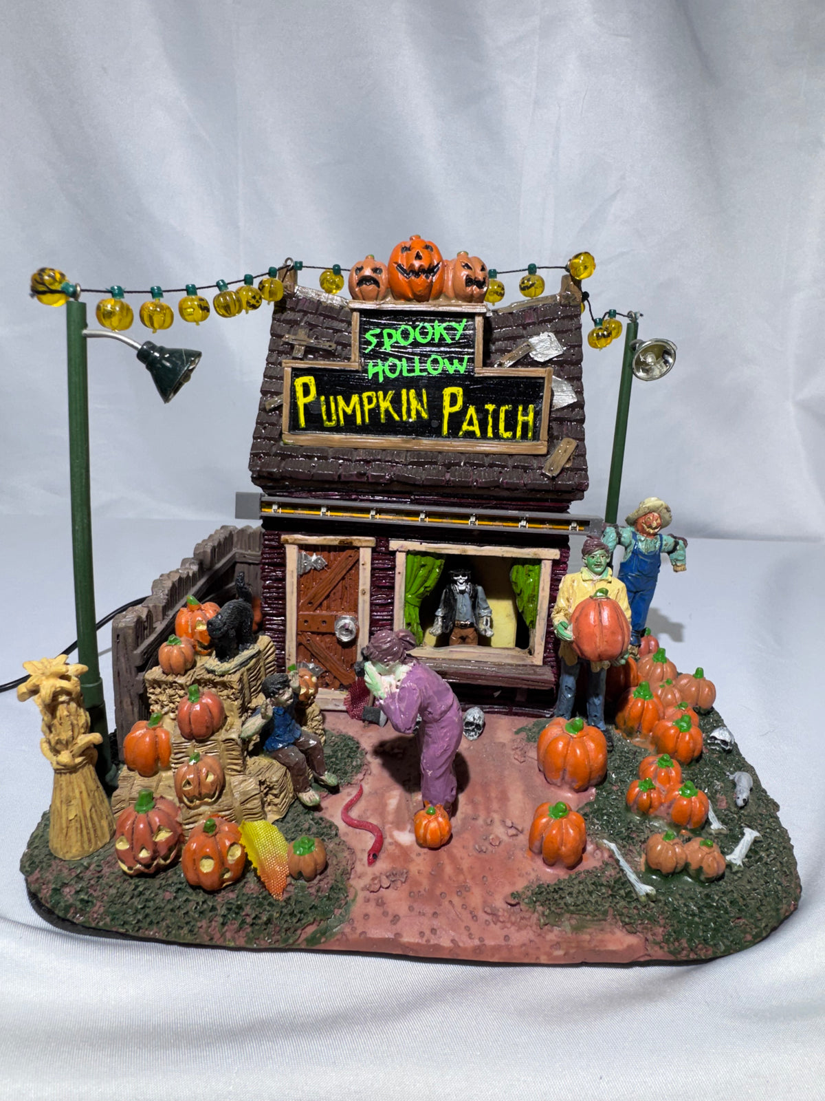 Lemax Spooky Town Spooky Hollow Pumpkin Patch #54902 – Retired 2015–2024 – Original Box