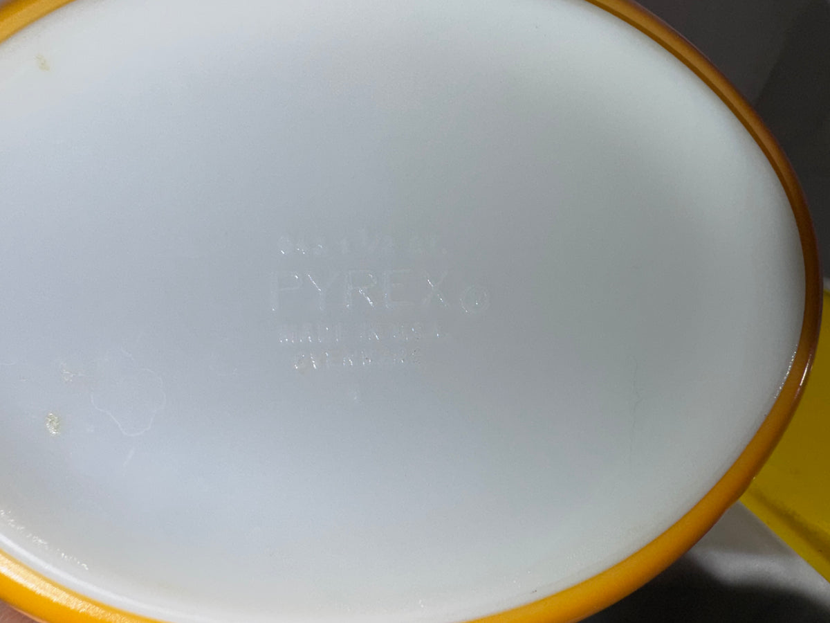 Vintage Pyrex Daisy Sunflower Mixing Bowls & Covered Casserole Dishes – 1970s – Set of 9 Pieces