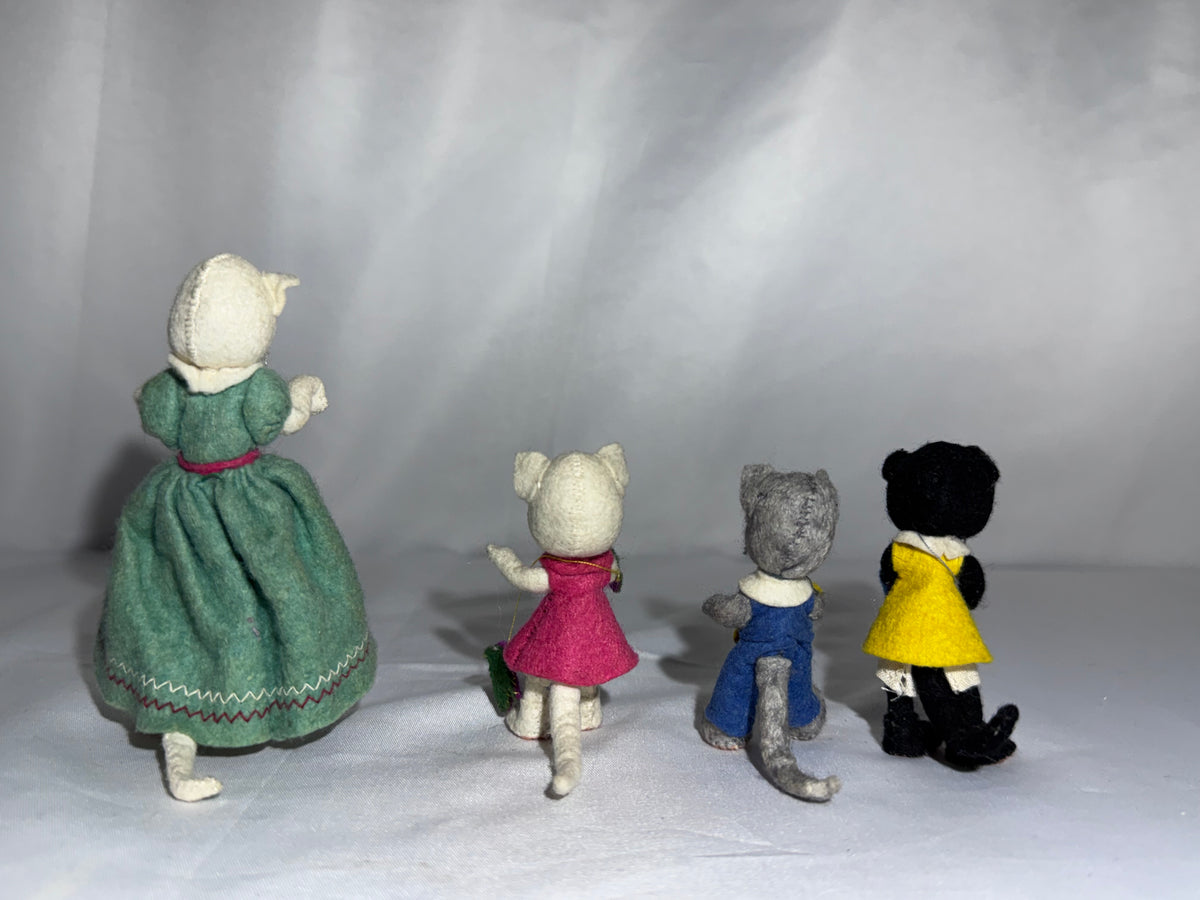 Vintage BAPS Germany Three Little Kittens & Mother Cat Miniature Figure Set