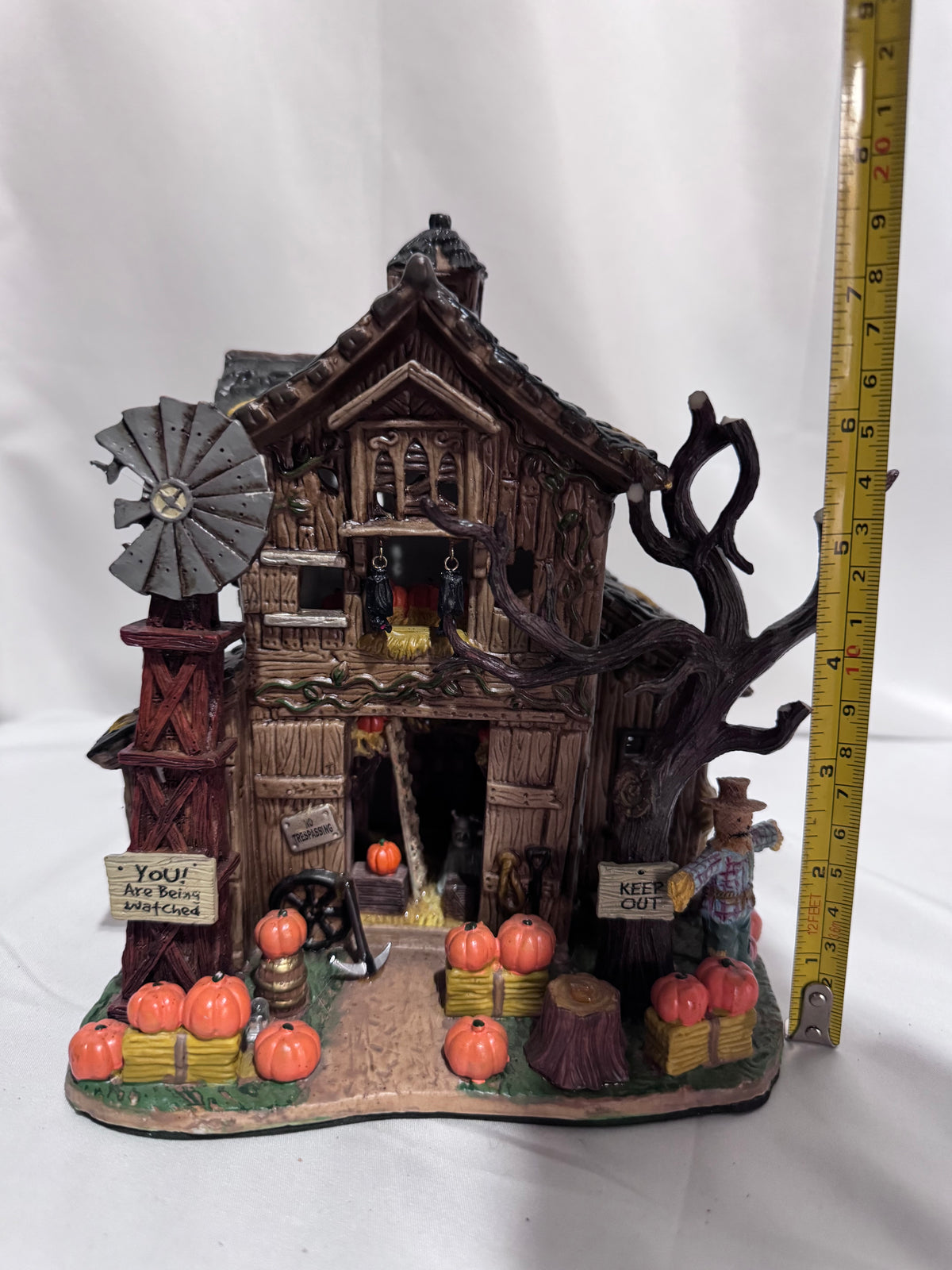 Lemax Spooky Town Creepy Barn #55222 — Retired 2005 Halloween Village Building