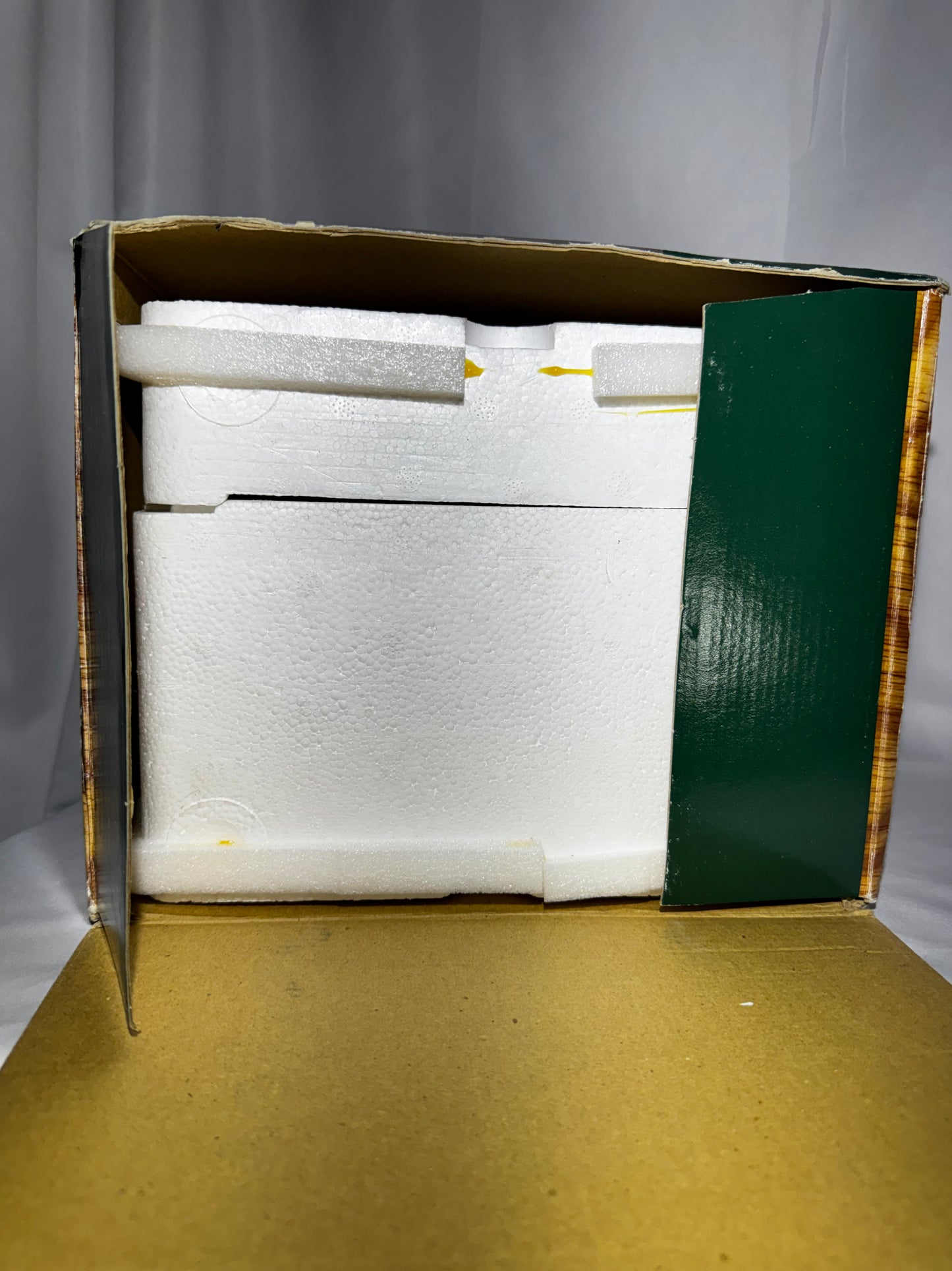 Department 56 North Pole Woods “Santa’s Retreat” Lighted Tree House – Retired Collectible