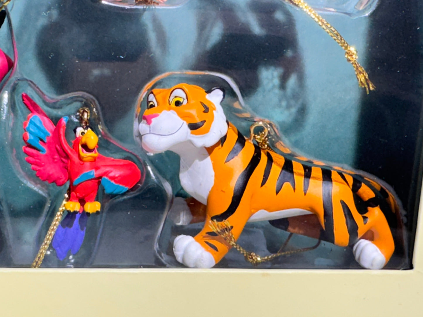 Vintage Disney Aladdin Storybook Ornament Set 8 Pc Genie Jasmine Jafar Box