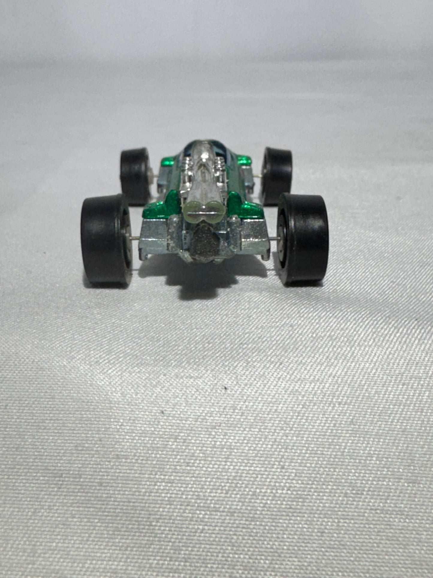Hot Wheels 1969 Brabham Repco F1 – Redline Series – Metallic Green – Foreign Patent Pending / Hong Kong / USA