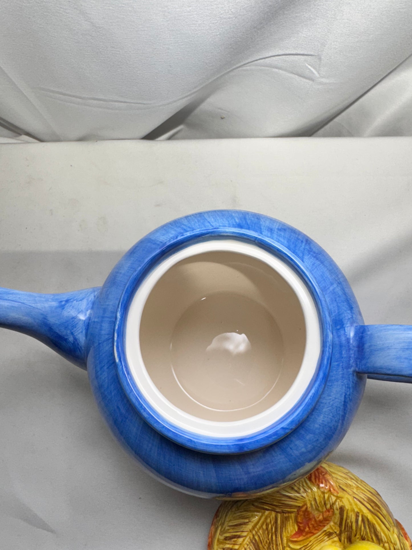 Looney Tunes Tweety Bird Teapot – Warner Bros. 1998 – No Chips or Cracks