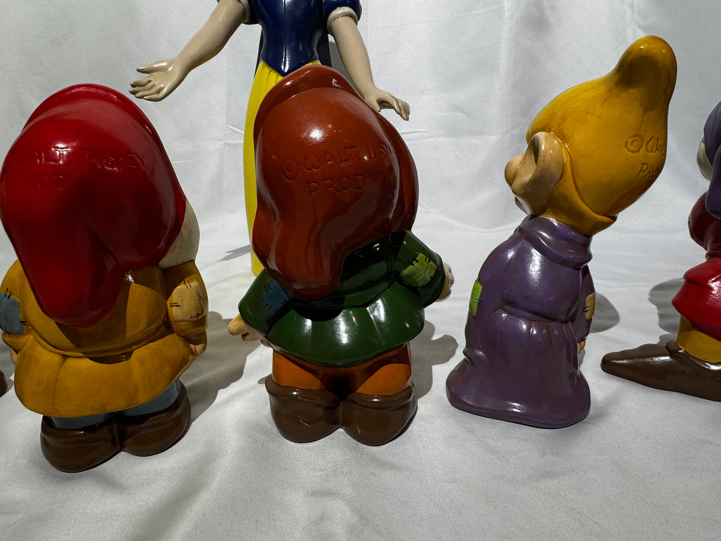 Vintage Walt Disney Prod Snow White & 7 Dwarfs XL Ceramic Set 16” Complete