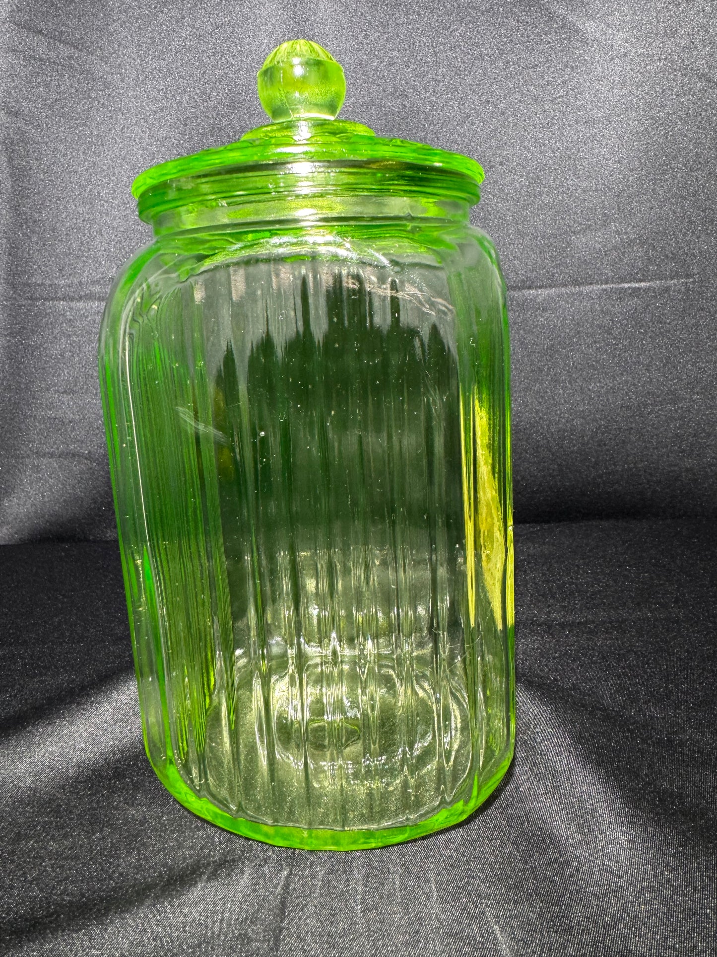 Vintage 1930s Anchor Hocking Uranium Glass “SUGAR” Canister with Original Lid