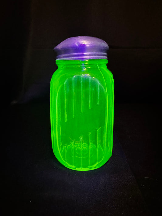 Vintage Anchor Hocking Uranium Glass Hoosier Shaker Ribbed Green Glass w/ Metal Lid