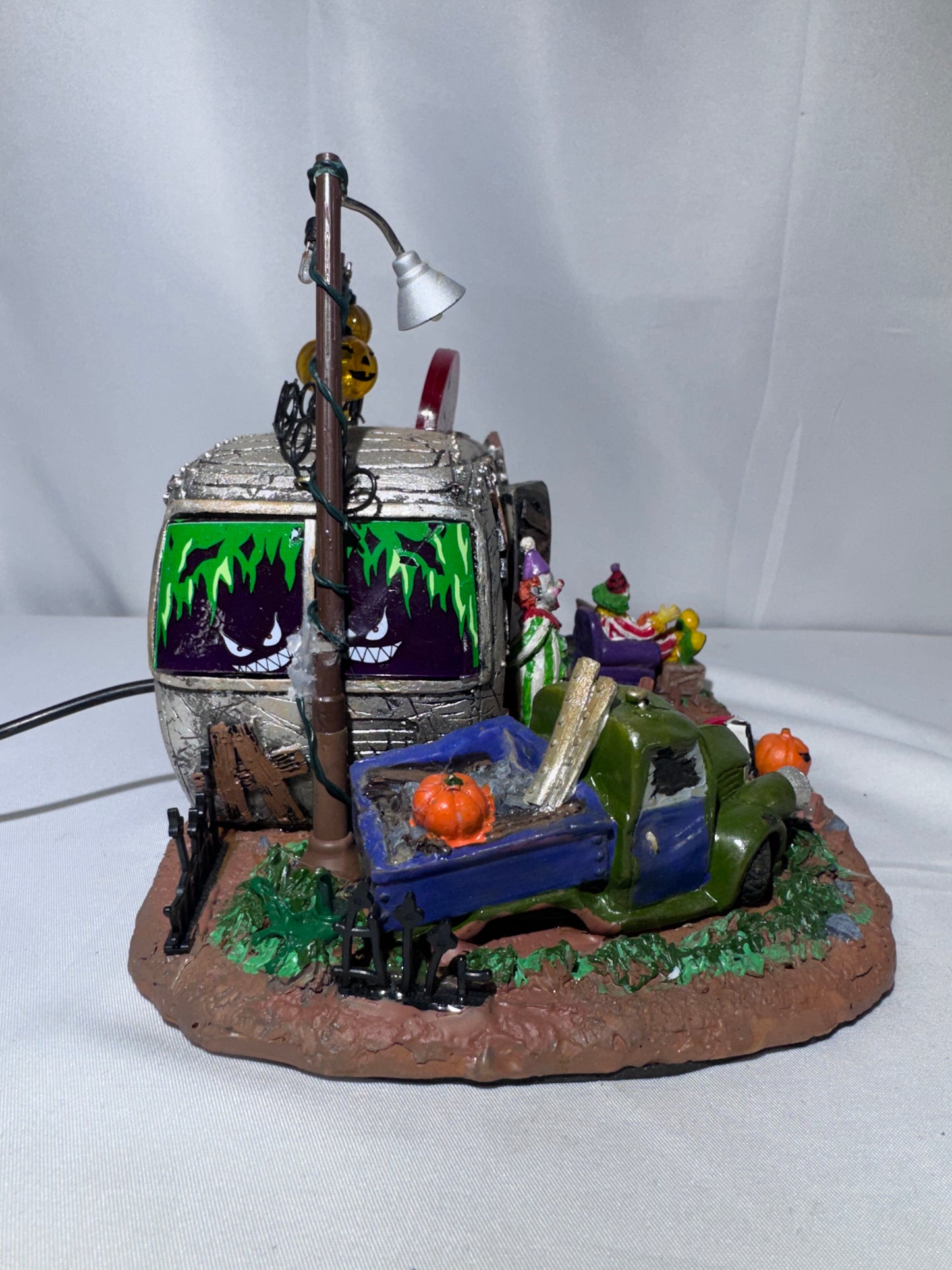 Lemax Spooky Town Killer Clown Mobile Home #14323 – Retired 2012 Halloween Village