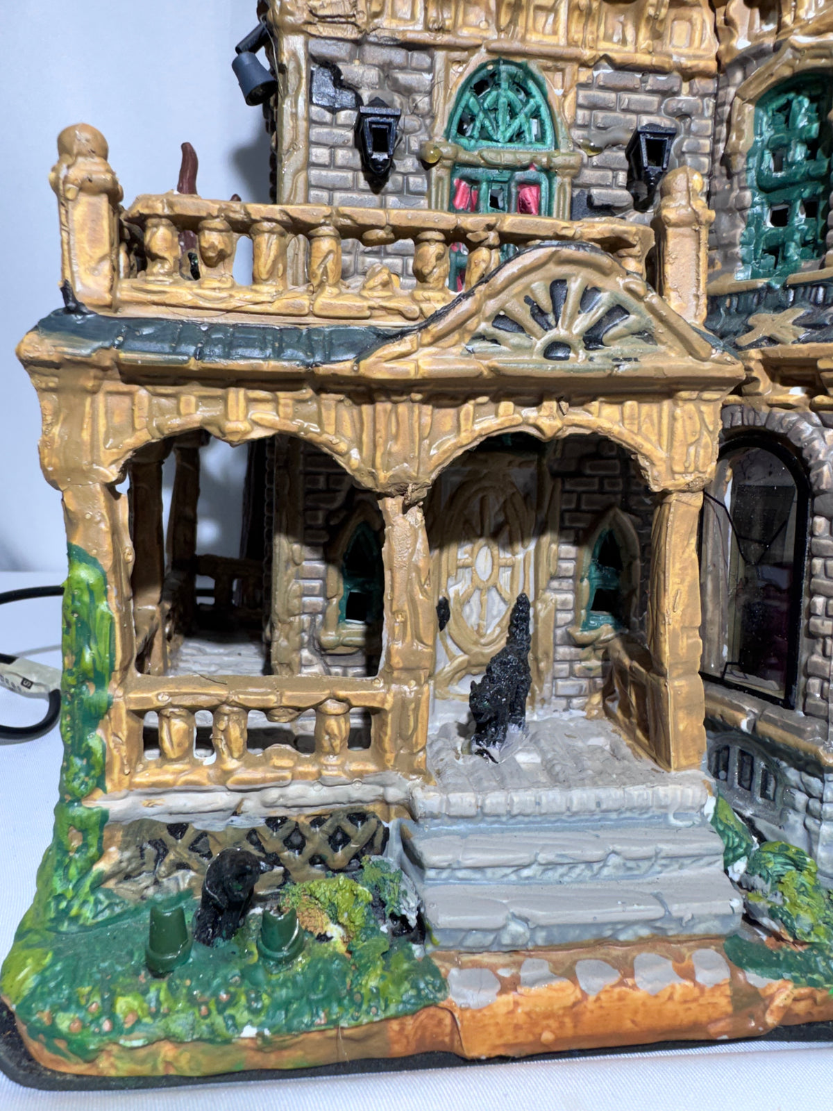 Lemax Spooky Town Withered Mansion #45662 – Retired 2014–2019 Halloween Village