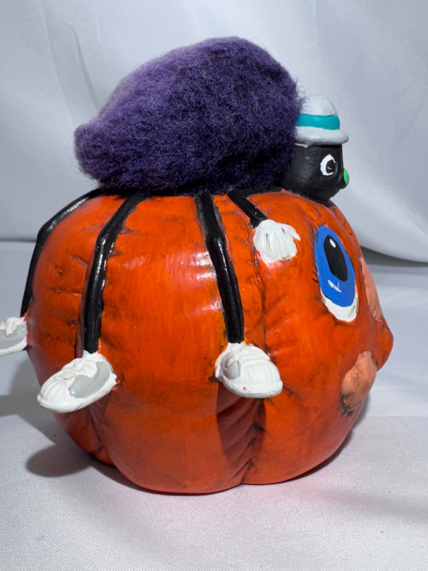 Vintage 1986 Hand-Painted Pumpkin & Spider Ceramic Figurine – Dona’s Mold