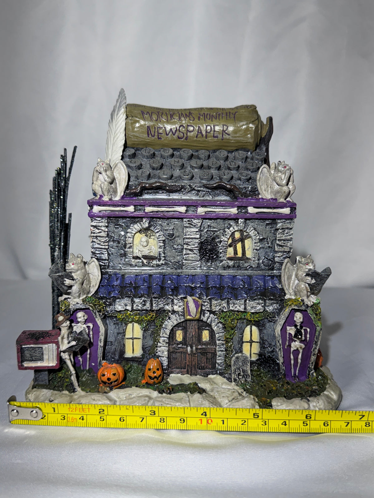 Hawthorne Village The Munsters 2004 Halloween Village – “Morticians Monthly Newspaper” Building A8582
