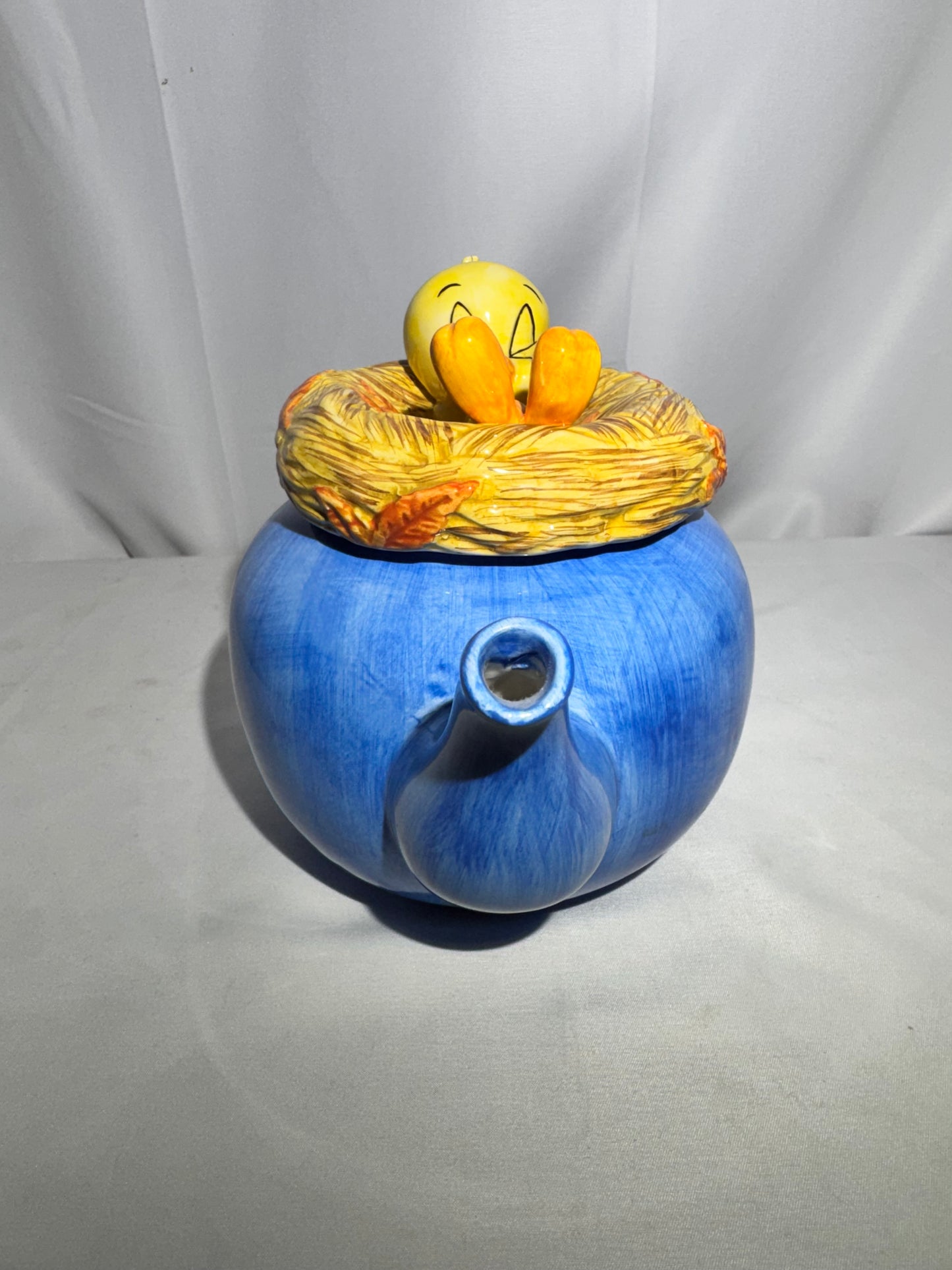 Looney Tunes Tweety Bird Teapot – Warner Bros. 1998 – No Chips or Cracks