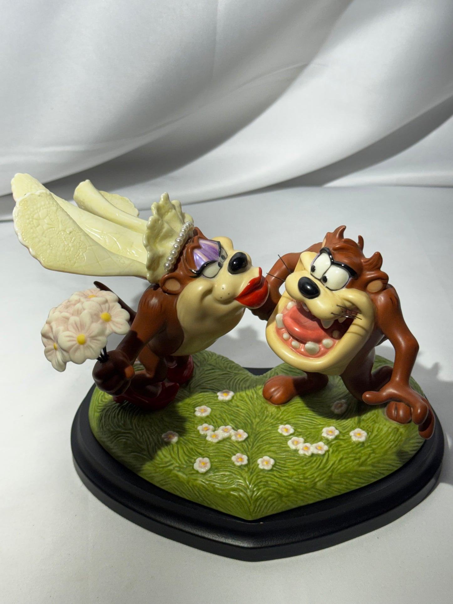 Goebel Looney Tunes Taz She-Devil “I Do!” Ltd Ed Figurine #1235/10000
