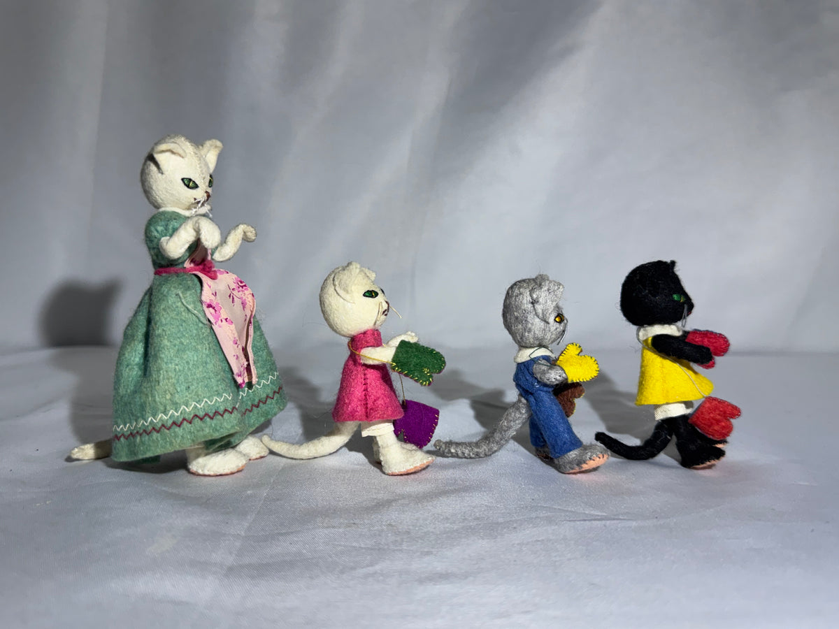Vintage BAPS Germany Three Little Kittens & Mother Cat Miniature Figure Set