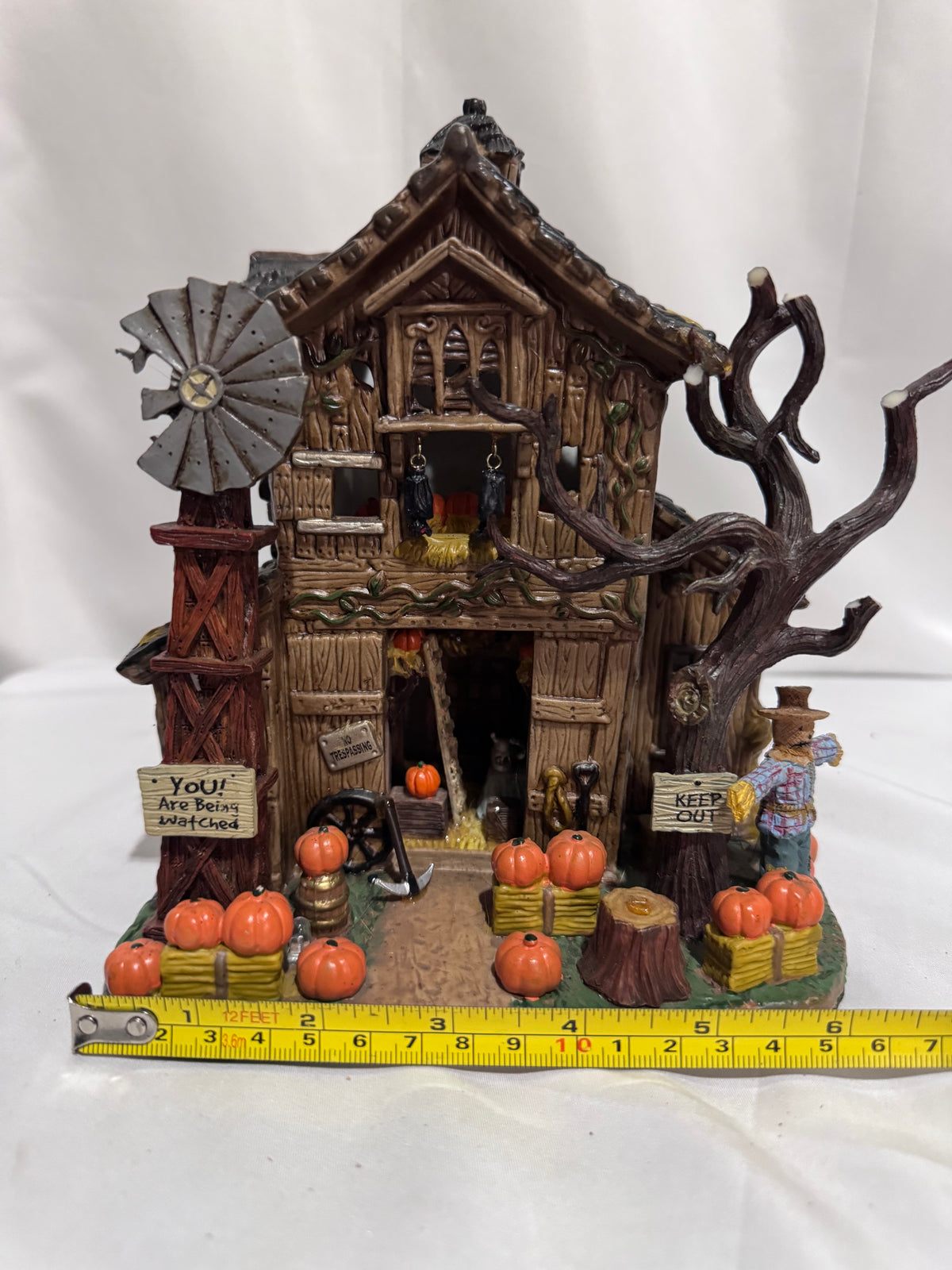 Lemax Spooky Town Creepy Barn #55222 — Retired 2005 Halloween Village Building