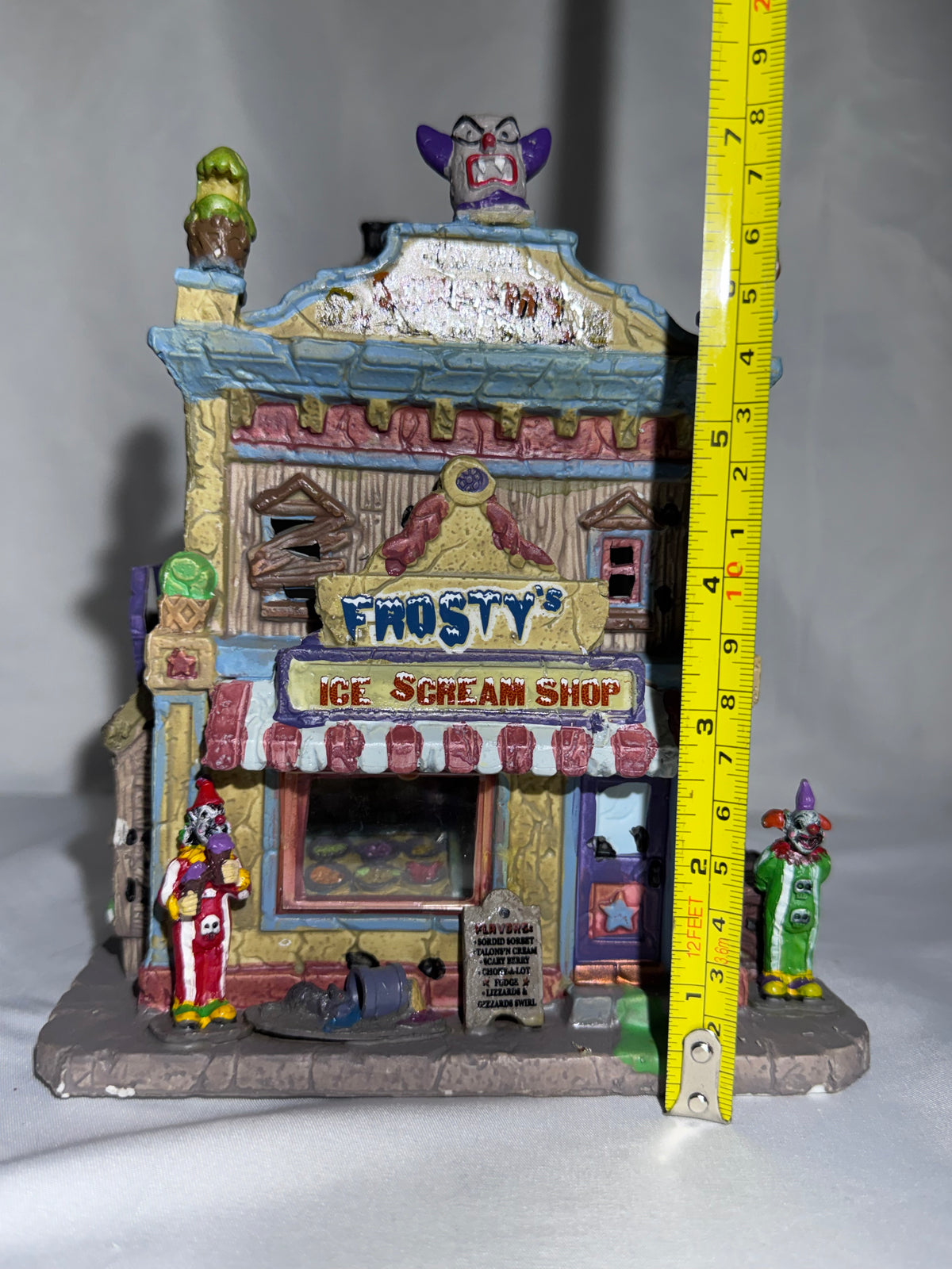 Lemax Spooky Town Frosty’s Ice Scream Shop #25370 – Retired 2012–2015 – Original Box