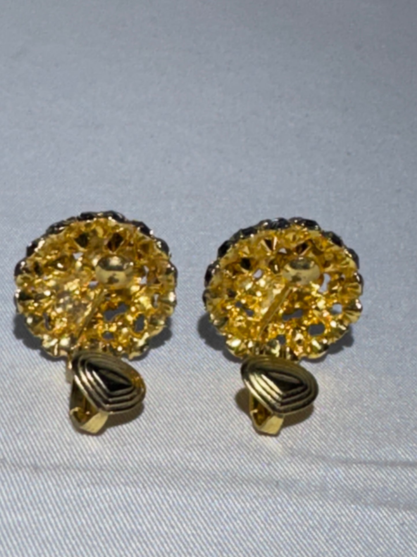 Vintage 1940s Castlecliff Clip-On Earrings – Gold-Tone Dome with Blue-Gray Rhinestones