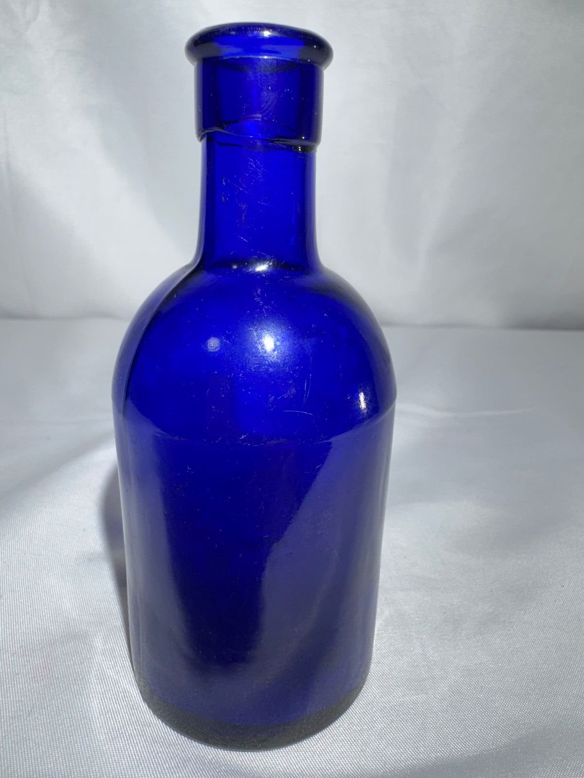 Vintage Cobalt Blue Glass Apothecary Medicine Bottle – Unmarked – 5 Inches Tall