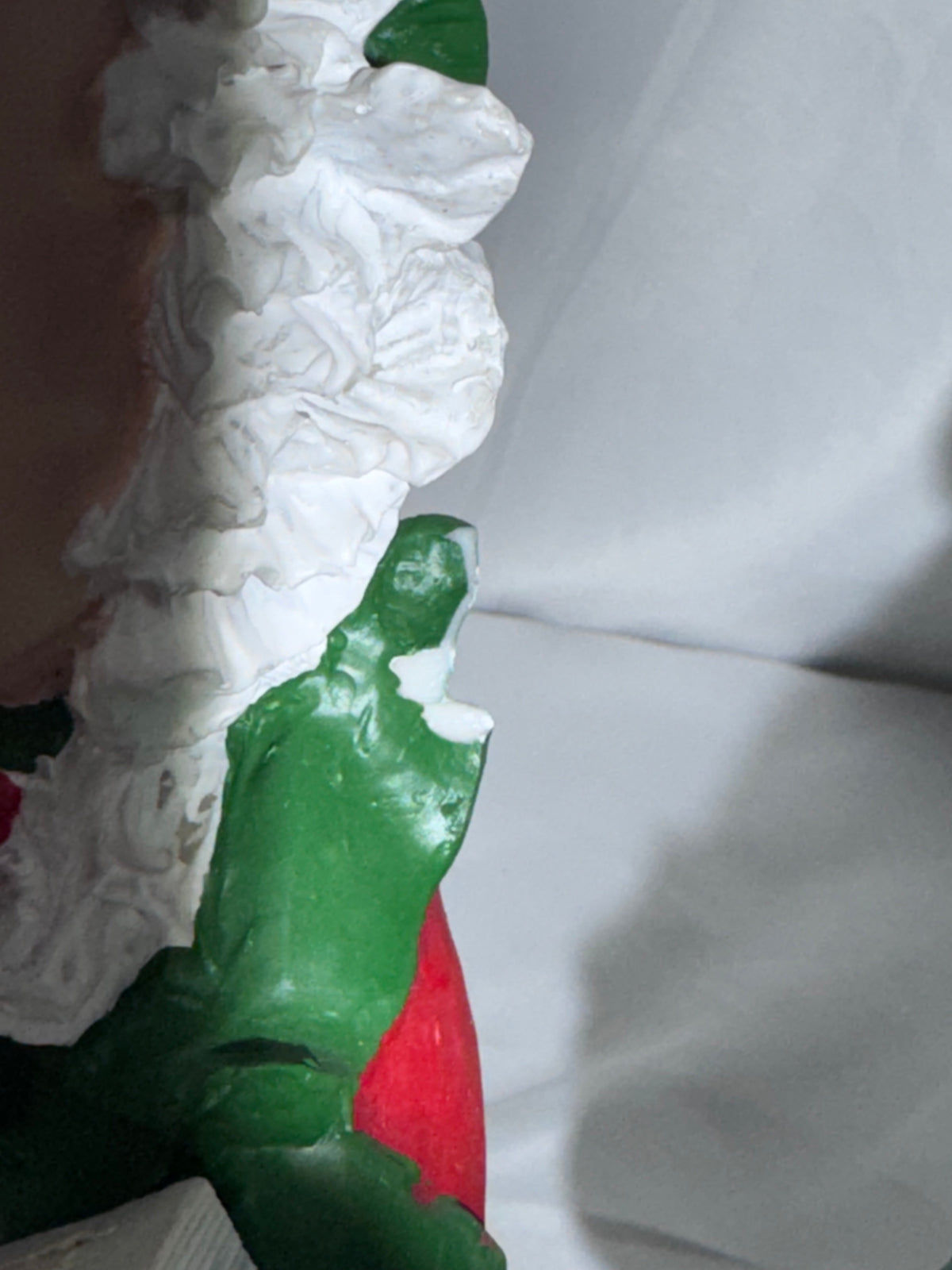 Vintage 1998 Kirkland Signature Cedar Creek Collection Mr. & Mrs. Santa Claus Figurine Set – 10” – Original Box - chip