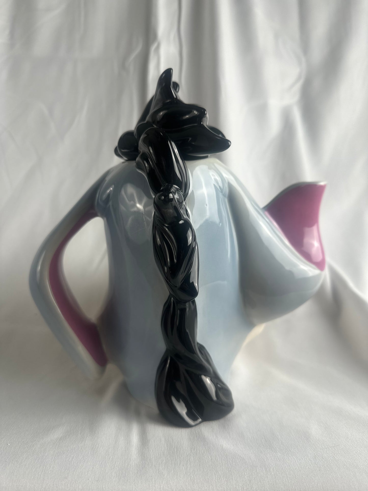 Eeyore - Winnie the Pooh -2000- Edition Teapot - 9”-Disney - Showcase Edition