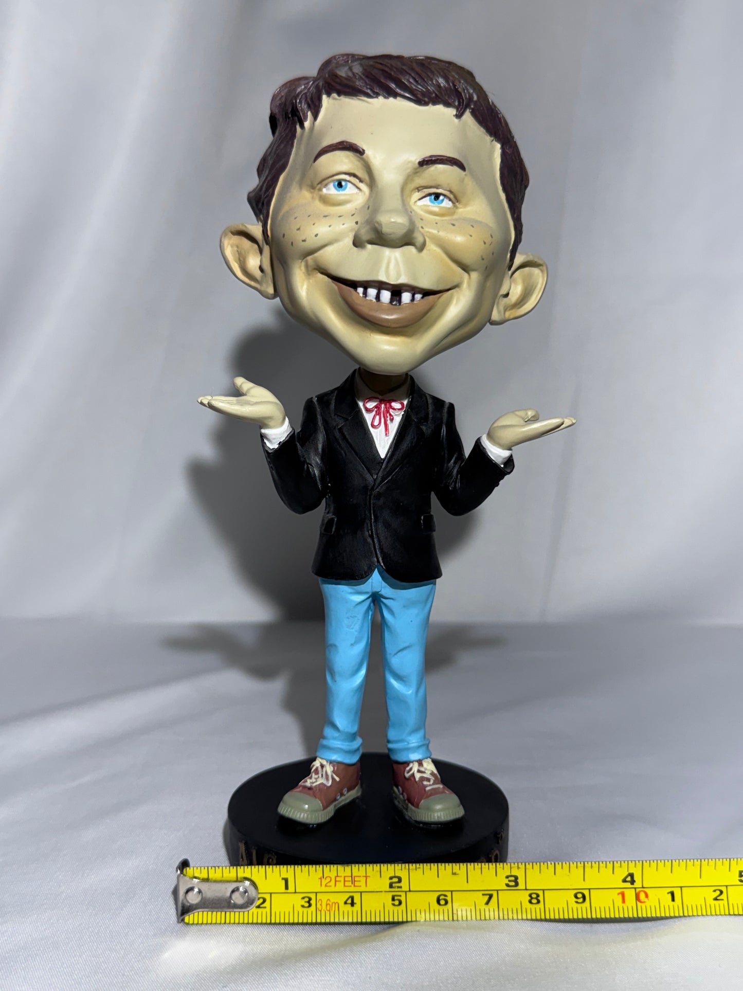 NECA MAD Magazine Alfred E. Neuman Head Knocker Bobblehead – Original Box