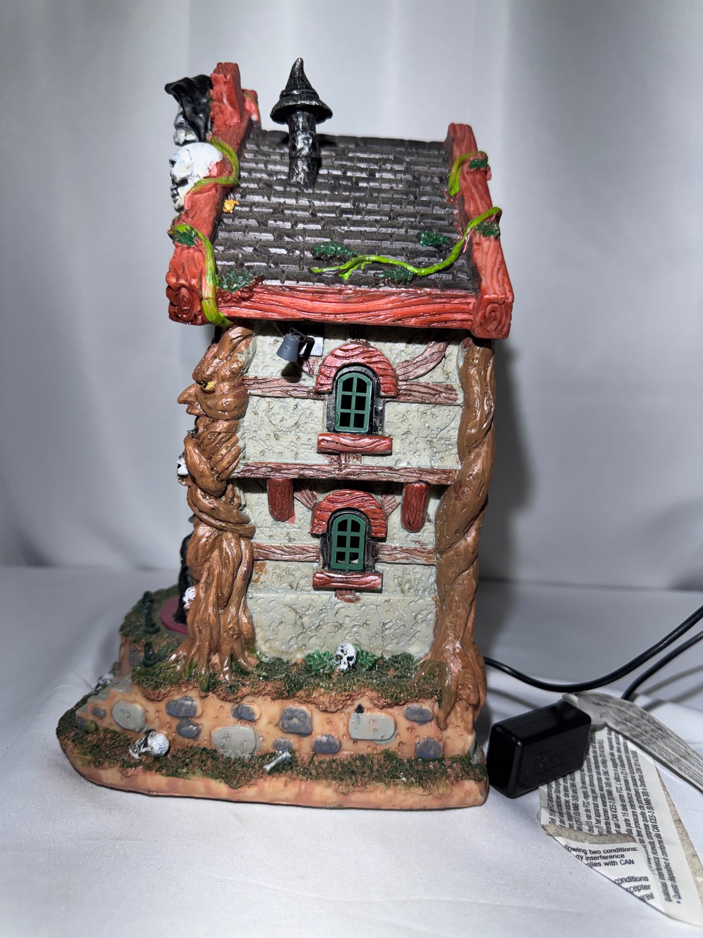Lemax Spooky Town The Cursed Cuckoo Haus #95454 — 2019 — Animated & Lighted