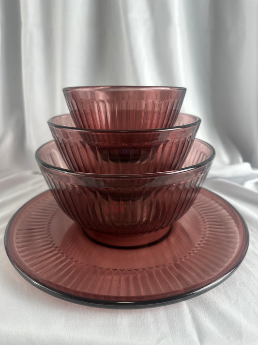 Pyrex Corning cranberry nesting mixing bowls and plate set