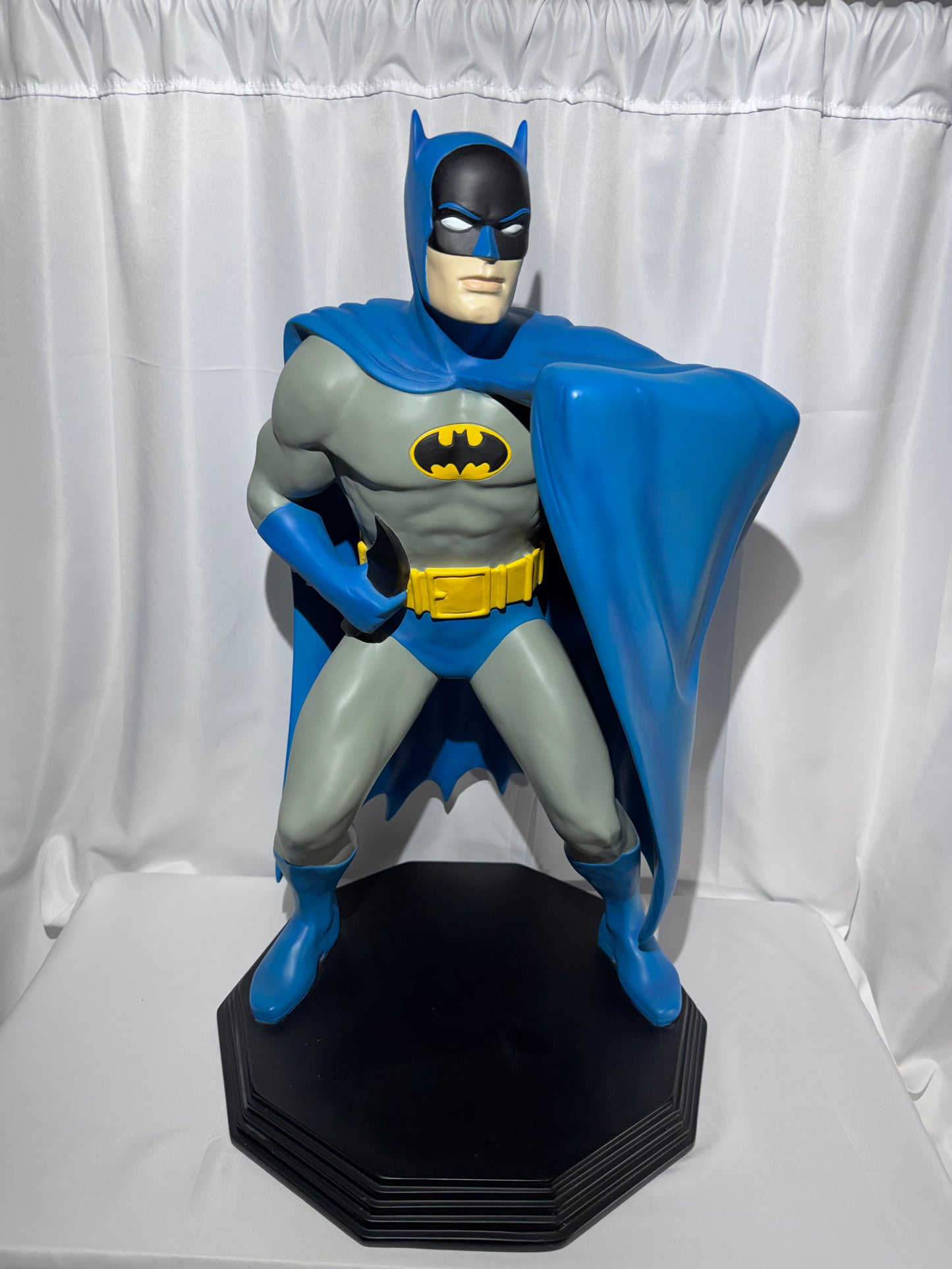 Vintage 1999 Warner Bros. Studio Store Silver Age Batman 24” Statue