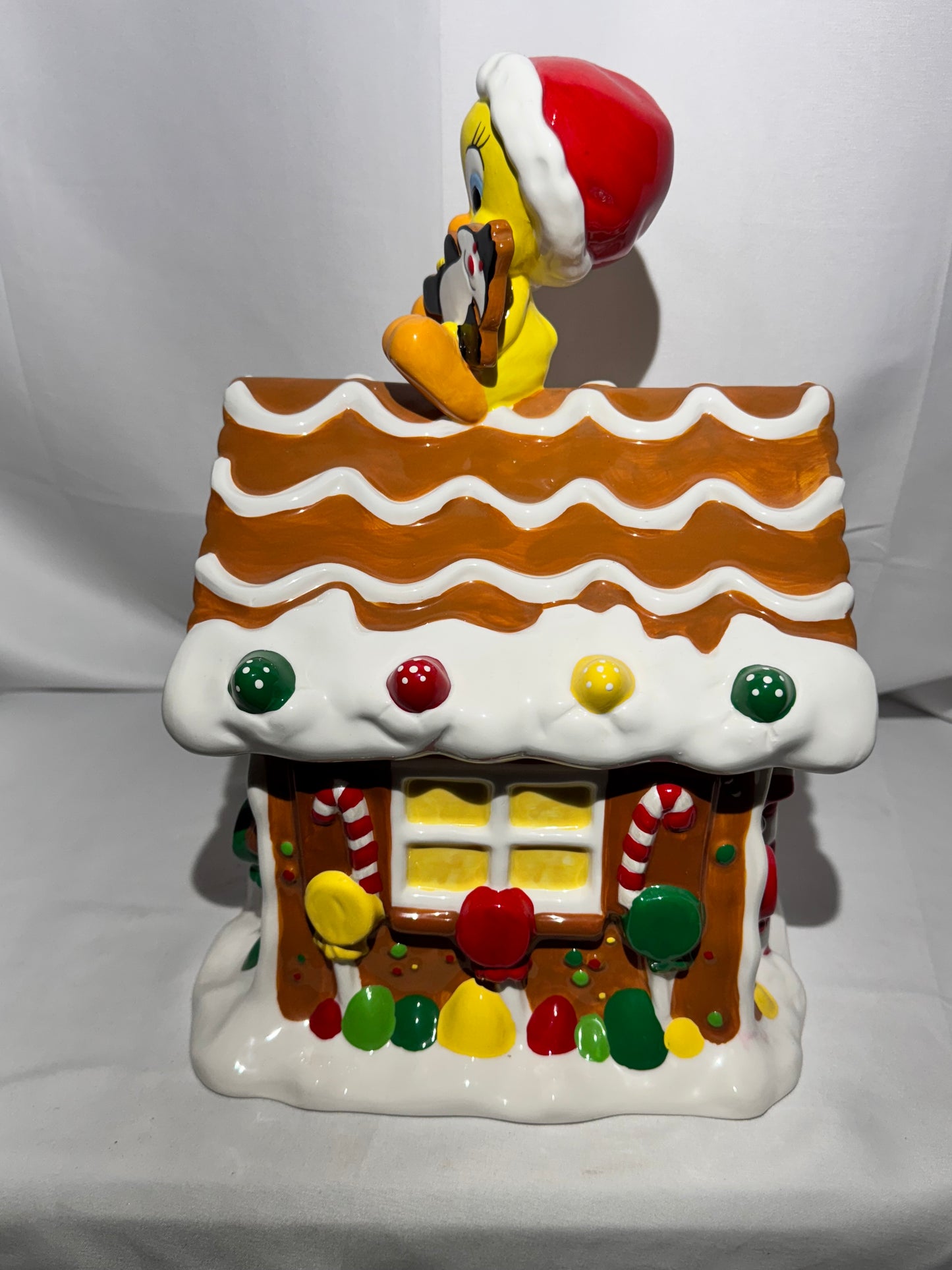 Looney Tunes Warner Brothers Christmas Gingerbread House Cookie Jar – Tweety & Sylvester