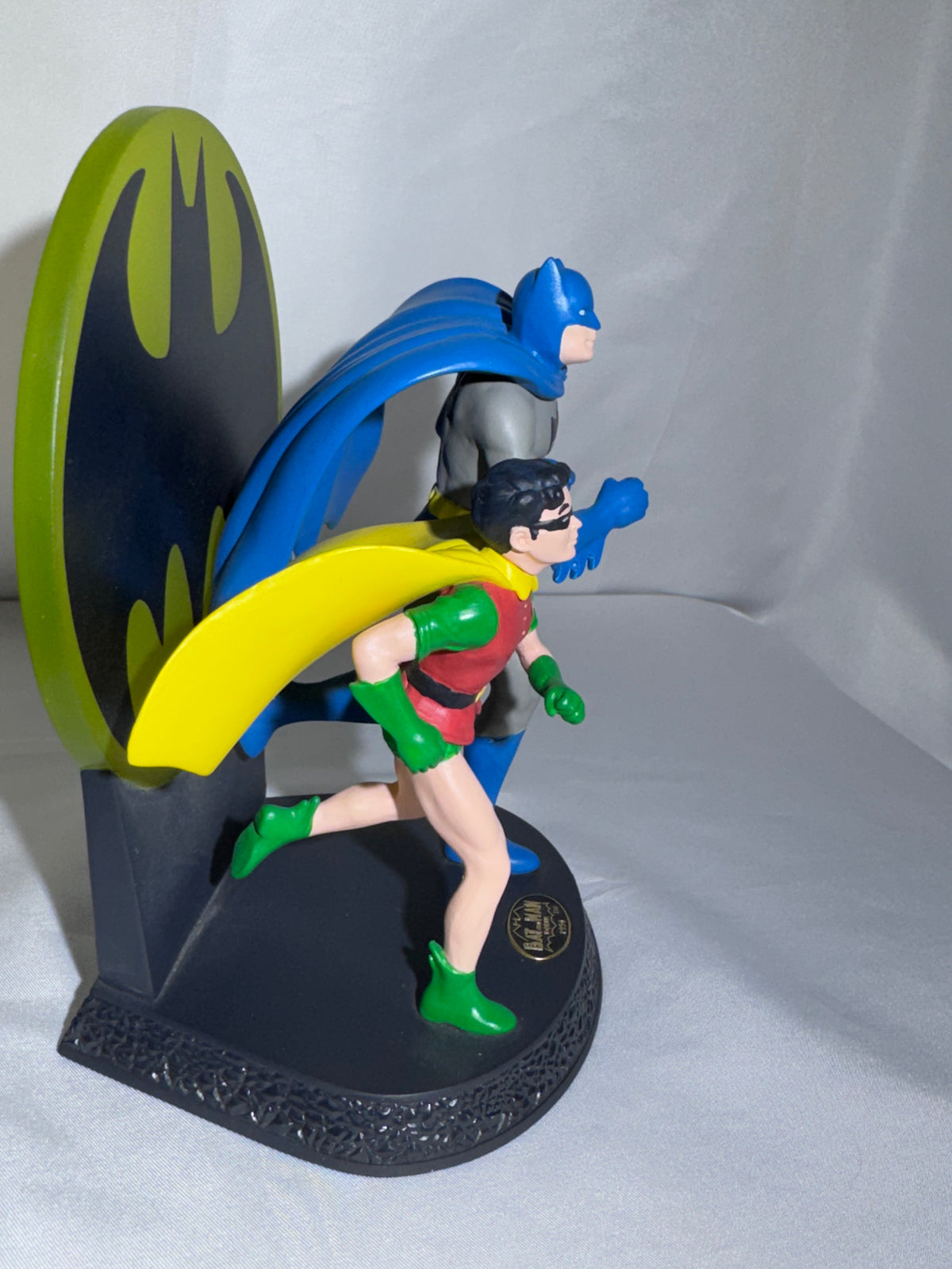 1996 Hallmark DC Super Heroes Golden Age Batman & Robin “The Dynamic Duo” Statue – Original Box