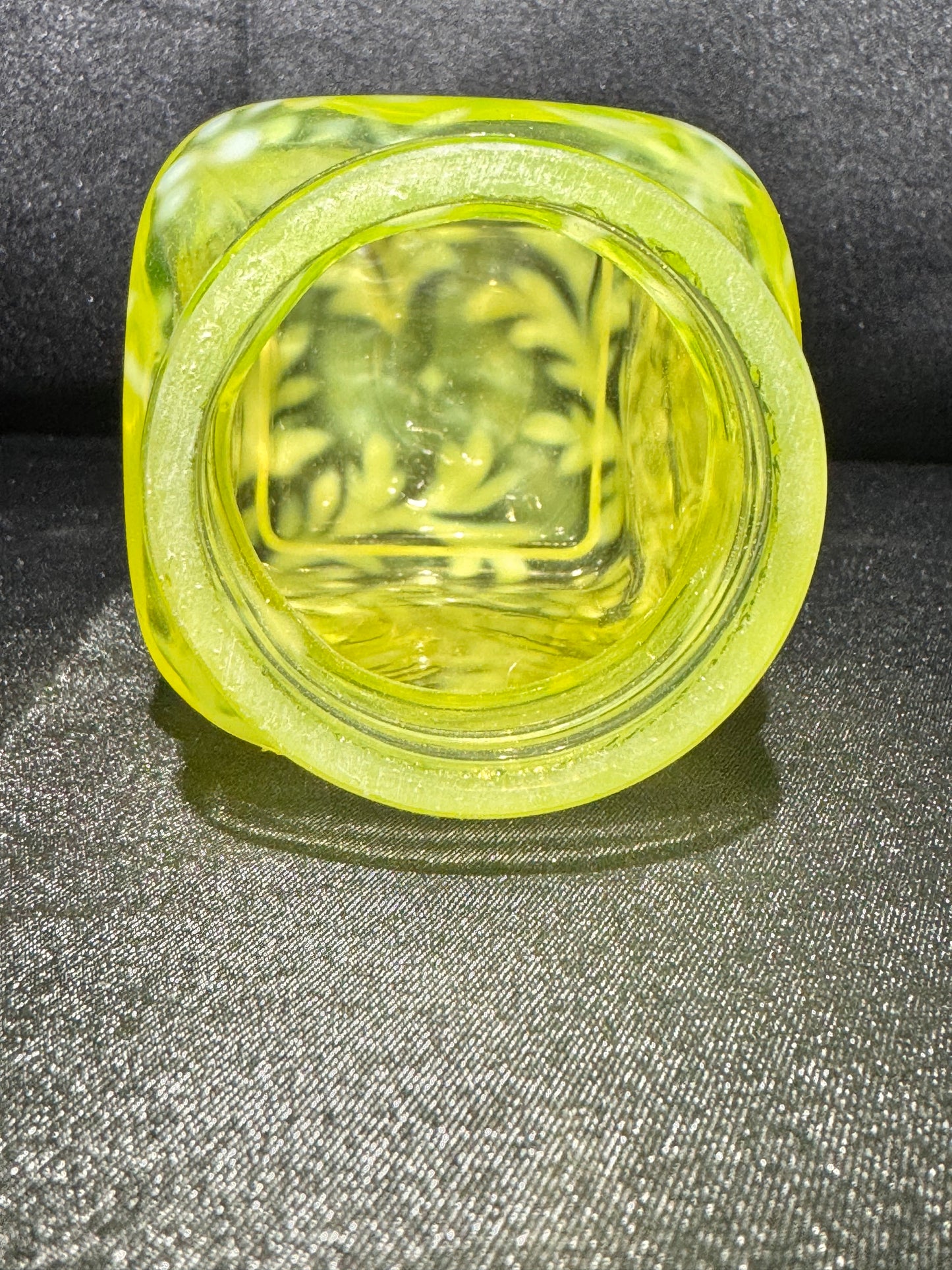 Vintage Daisy & Fern Square Shaker – Uranium Glass