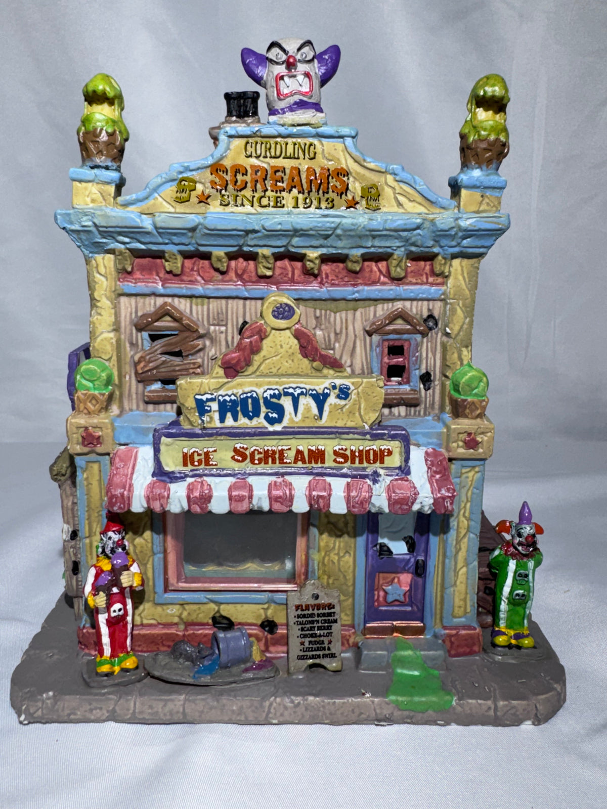 Lemax Spooky Town Frosty’s Ice Scream Shop #25370 – Retired 2012–2015 – Original Box