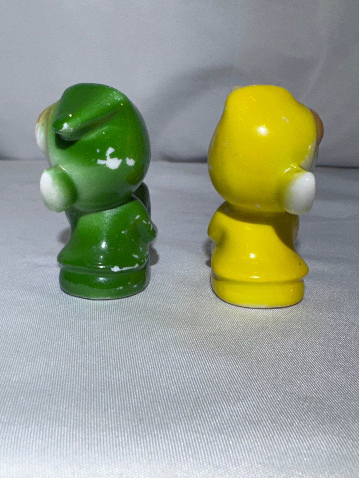 Vintage Japan Ceramic Pixie Elf Figurines Pair – 1950s – Green & Yellow Knee-Hugger Shelf Sitters