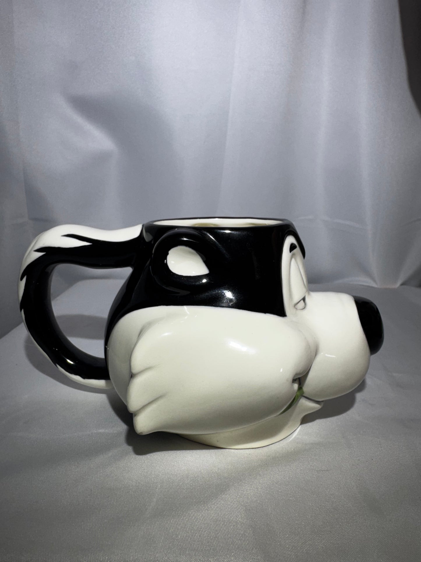 Vintage 1993 Applause Warner Bros. Looney Tunes Pepe Le Pew 3D ceramic coffee mug
