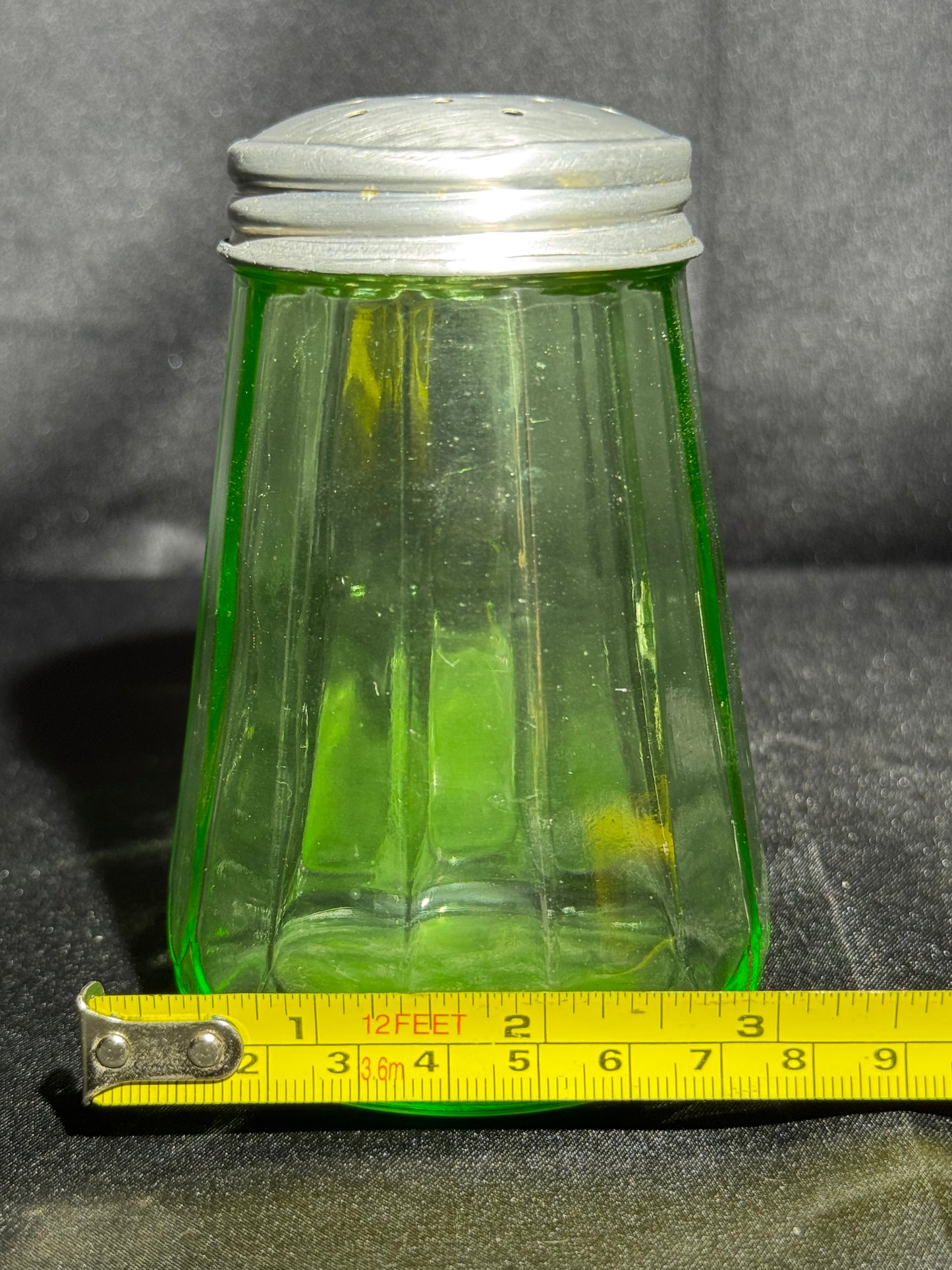 Vintage Uranium Jeanette Green Depression Glass Shaker 2051-5