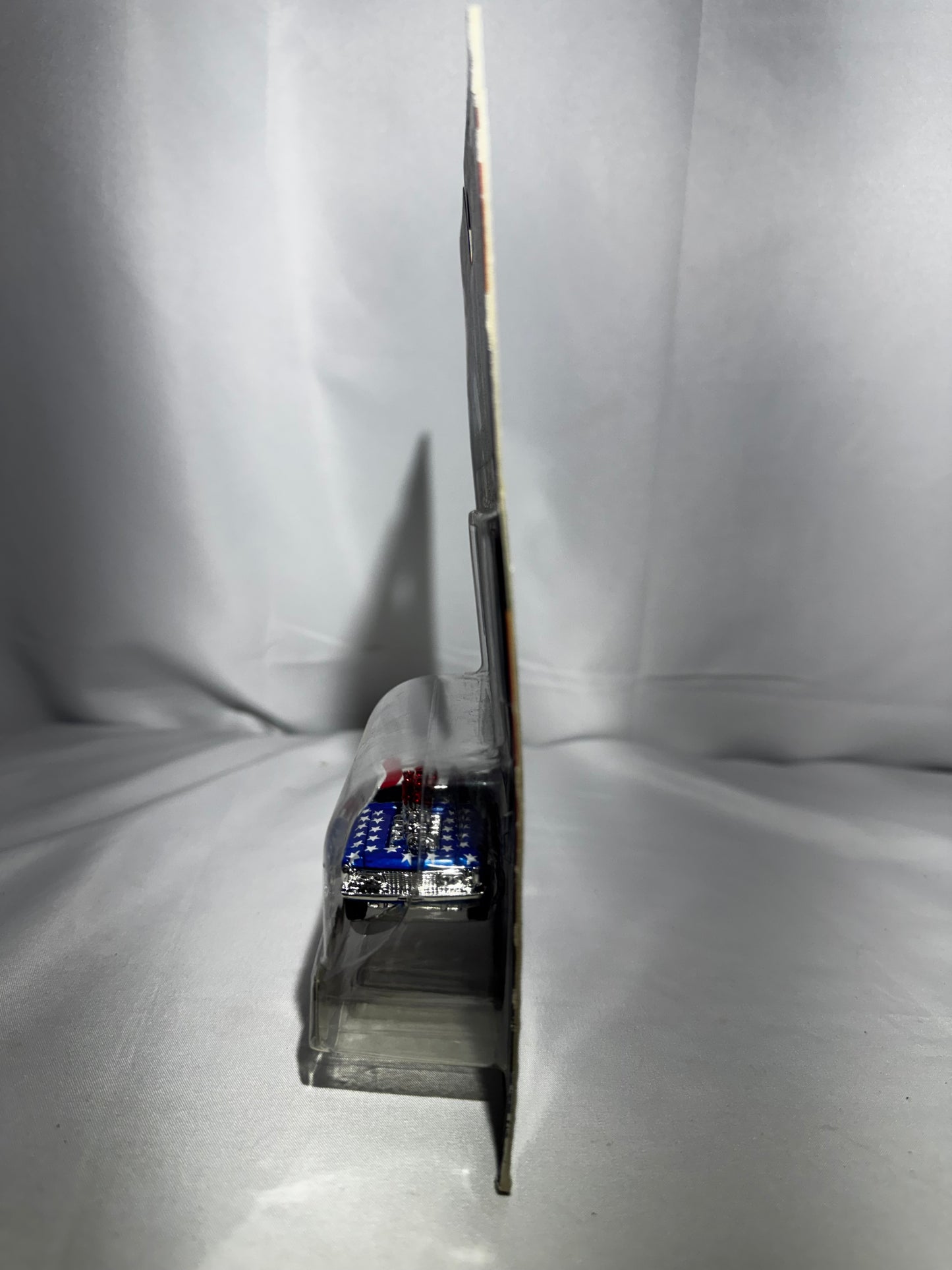 Muscle Machines 1:64 Scale 1963 Plymouth Savoy Diecast car