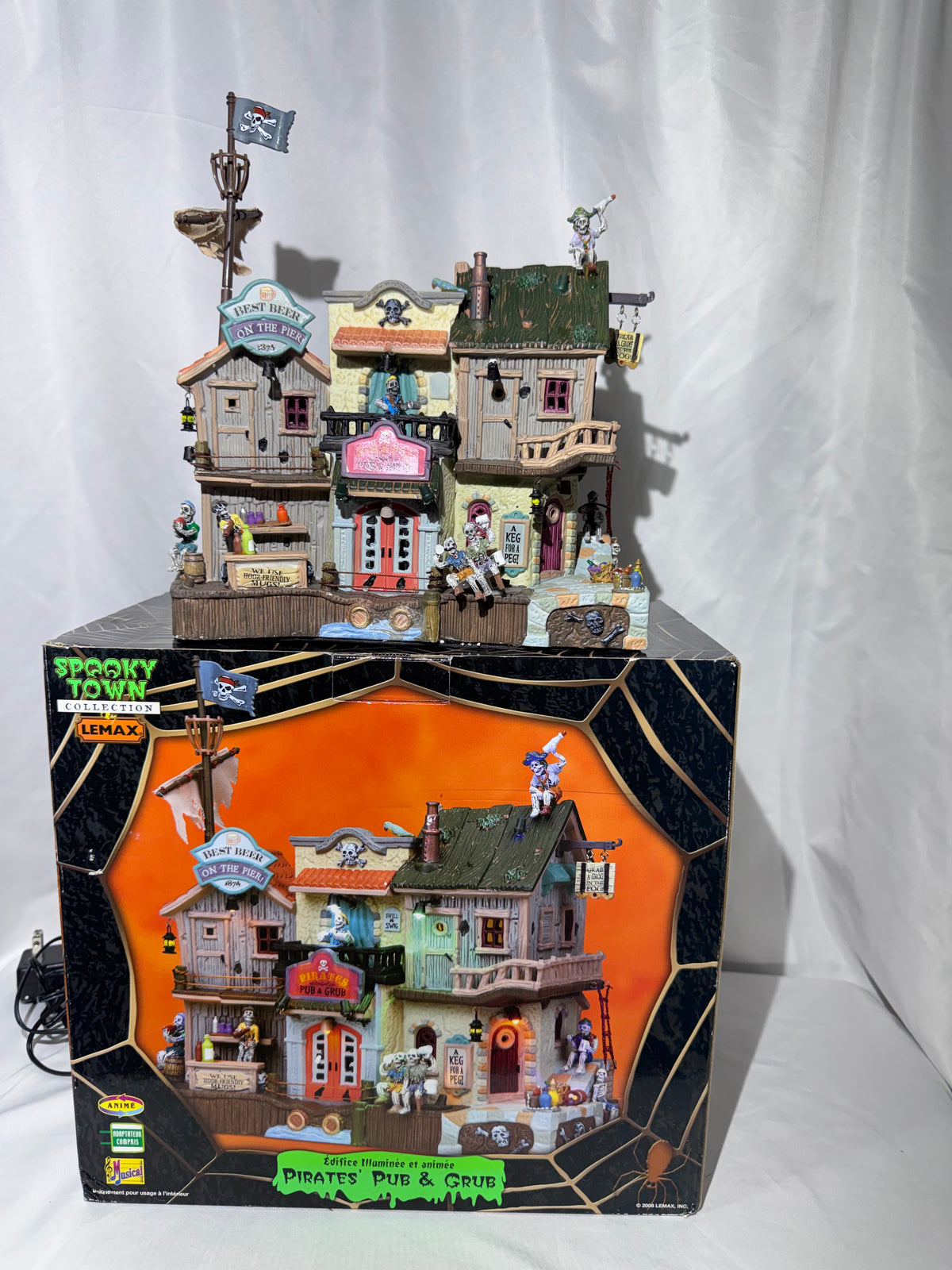 Lemax Spooky Town Pirates Pub & Grub #85666 – Retired Halloween Village – Original Box