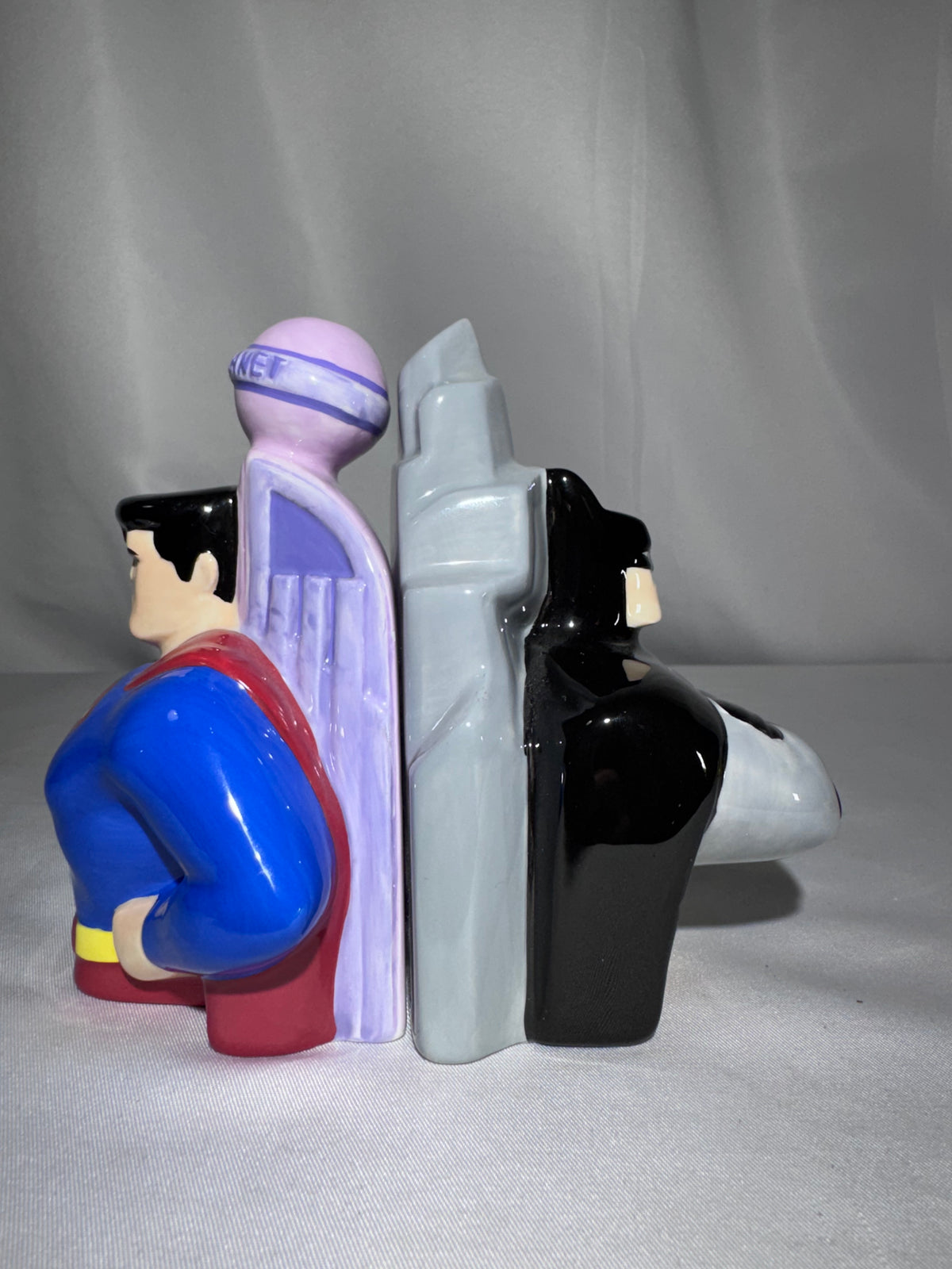 1999 DC Comics Batman & Superman Back-to-Back Salt & Pepper Shakers – Warner Bros. Studio Store